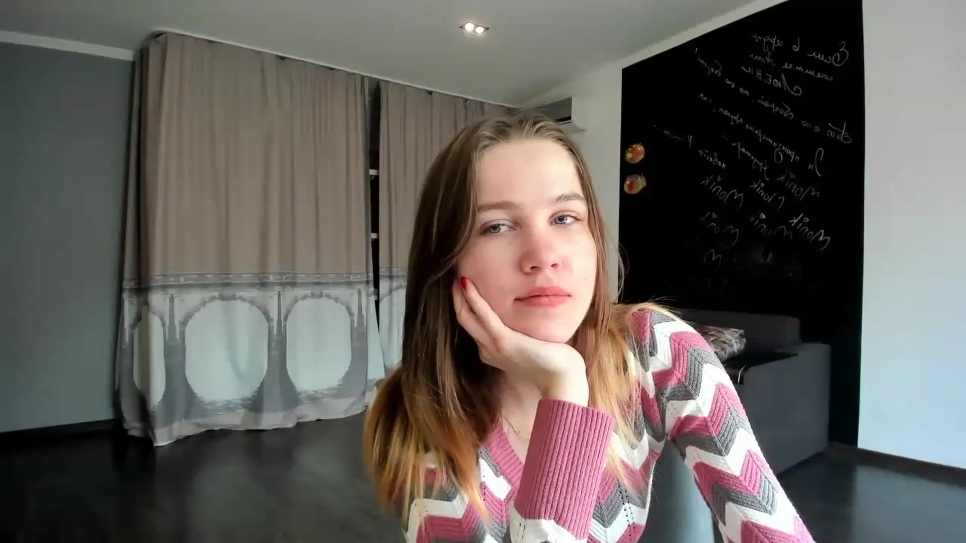Gallery image thumbnail from KateGordon's myfreecams stream on, 04/04/2023, 10:11 image 8 of 20