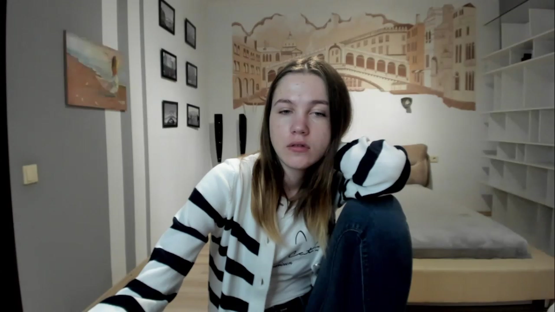 Gallery image thumbnail from KateGordon's myfreecams stream on, 04/09/2023, 09:39 image 5 of 20