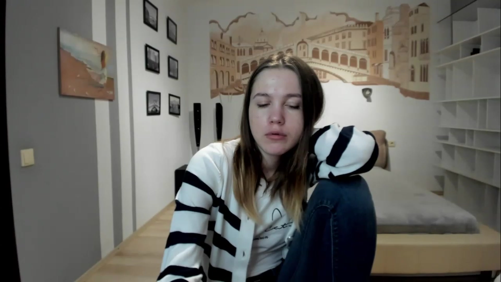 Gallery image thumbnail from KateGordon's myfreecams stream on, 04/09/2023, 09:39 image 4 of 20