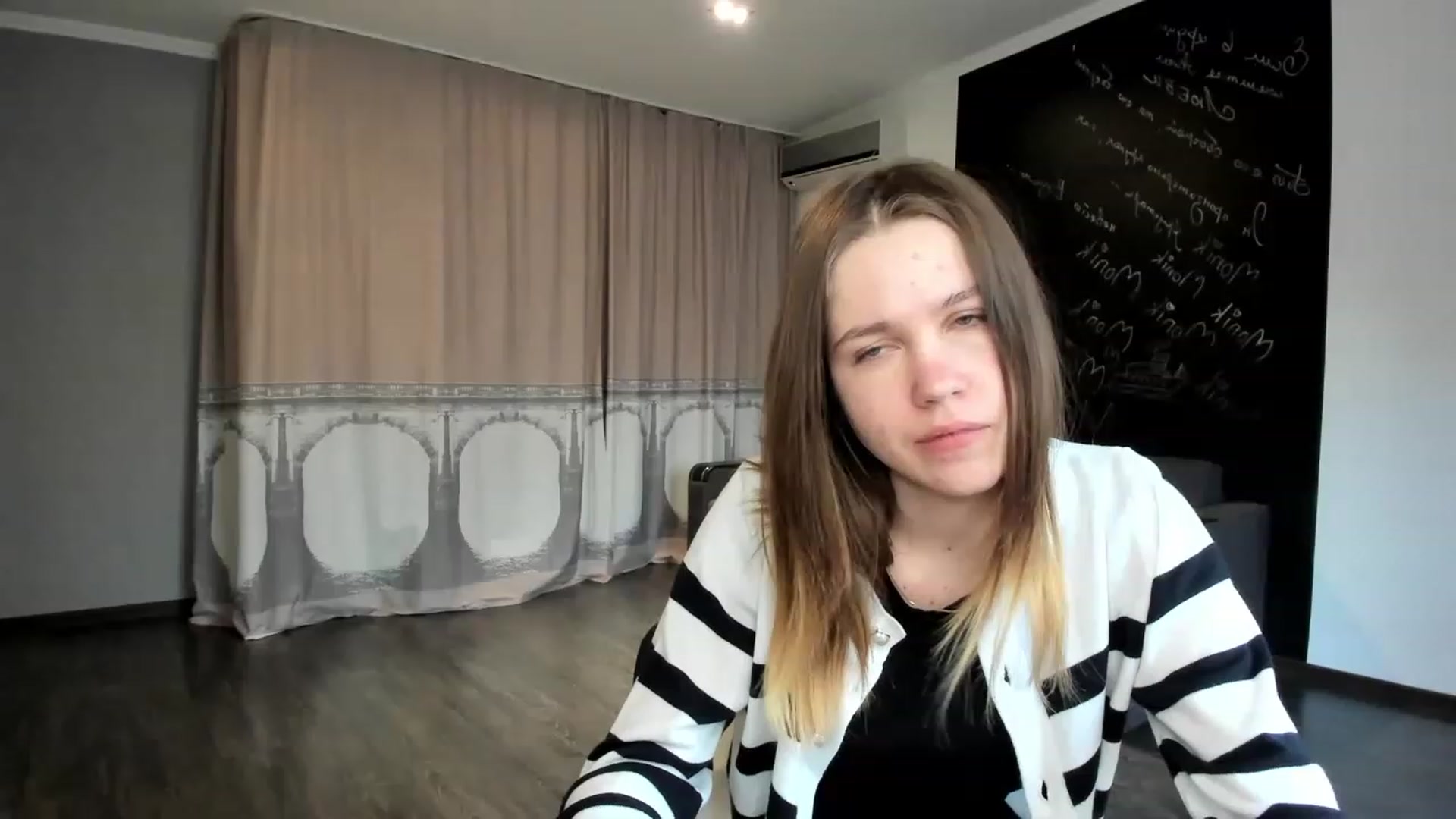 Gallery image thumbnail from KateGordon's myfreecams stream on, 04/12/2023, 11:14 image 11 of 20