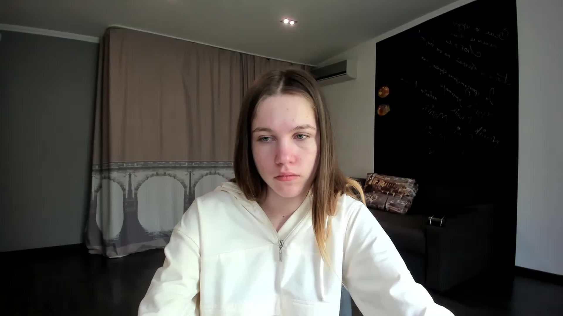 Gallery image thumbnail from KateGordon's myfreecams stream on, 04/19/2023, 11:08 image 9 of 20