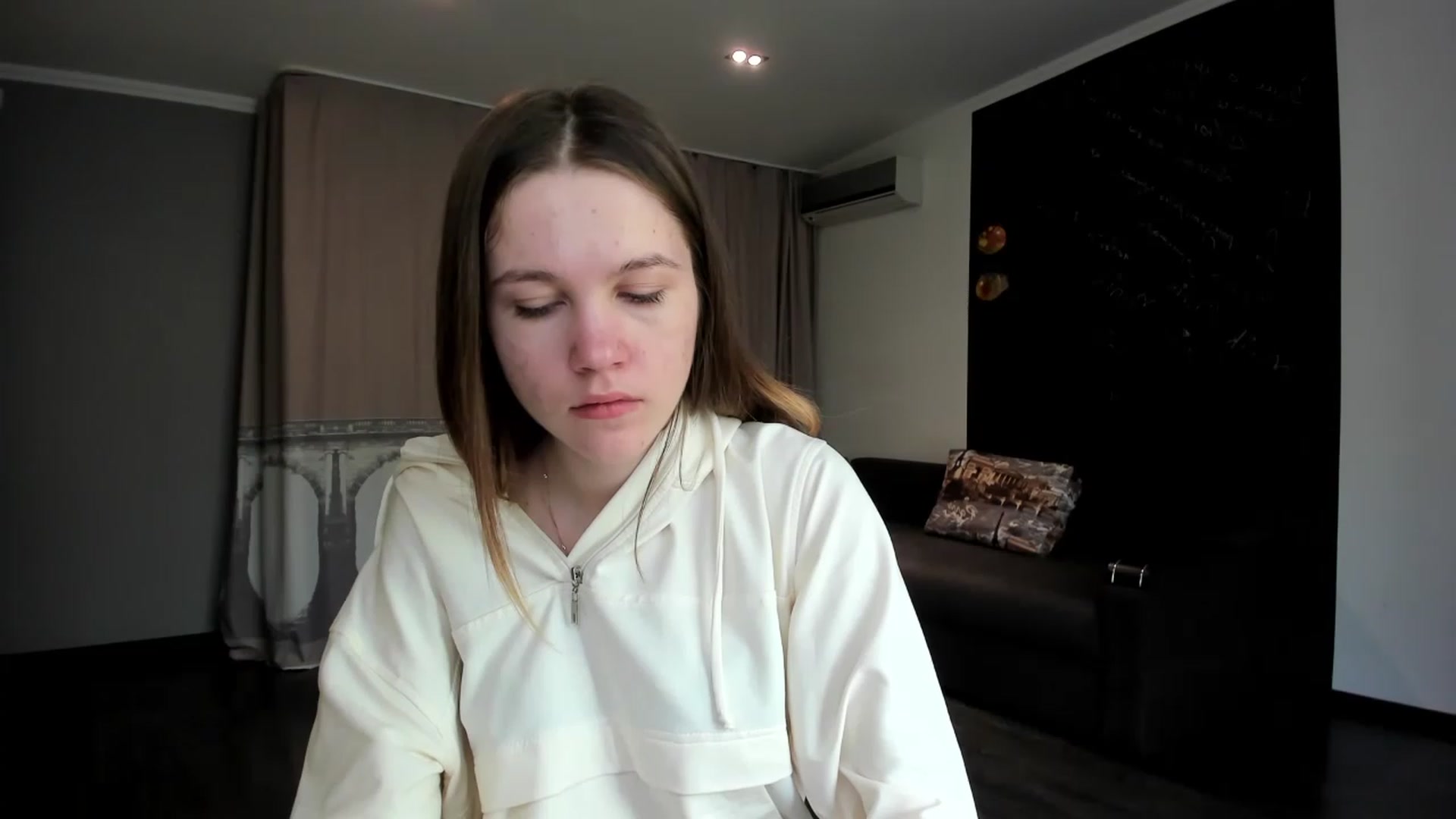 Gallery image thumbnail from KateGordon's myfreecams stream on, 04/19/2023, 11:08 image 3 of 20