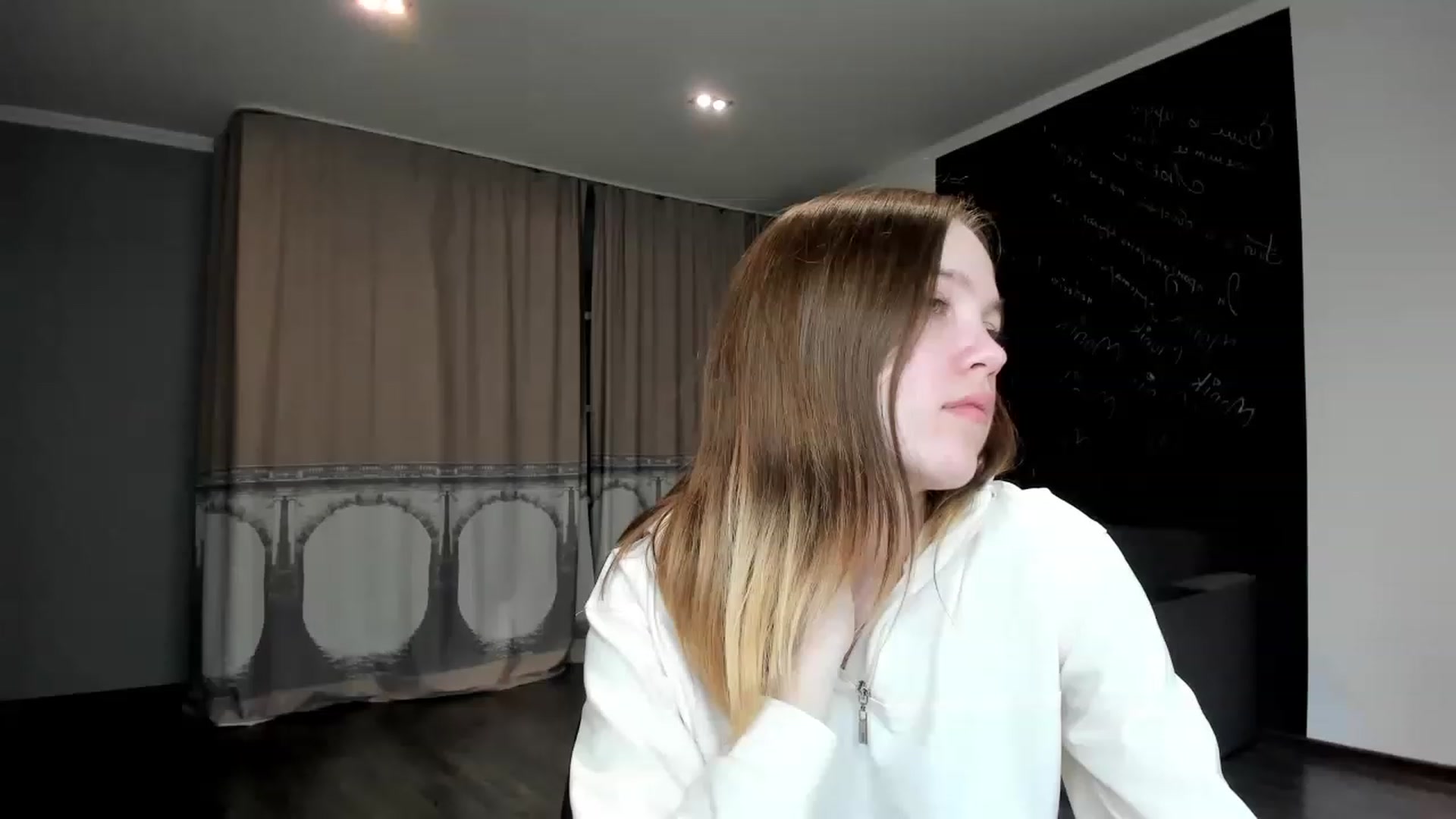 Gallery image thumbnail from KateGordon's myfreecams stream on, 04/29/2023, 10:52 image 1 of 20