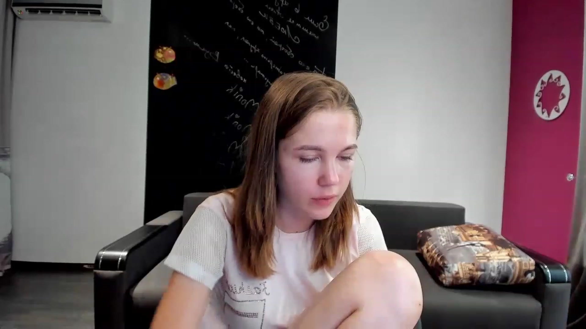 Gallery image thumbnail from KateGordon's myfreecams stream on, 08/03/2023, 11:02 image 3 of 20