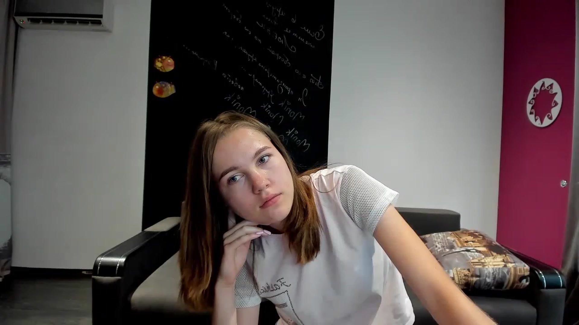 Gallery image thumbnail from KateGordon's myfreecams stream on, 08/03/2023, 11:02 image 19 of 20