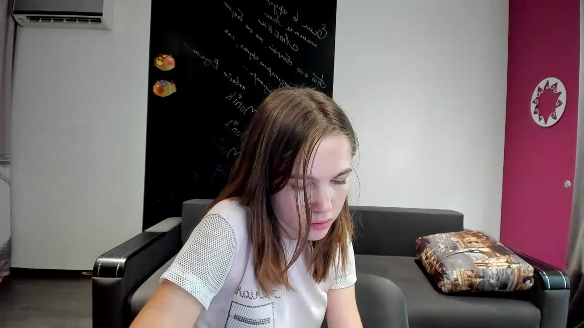 Gallery image thumbnail from KateGordon's myfreecams stream on, 08/03/2023, 11:02 image 15 of 20
