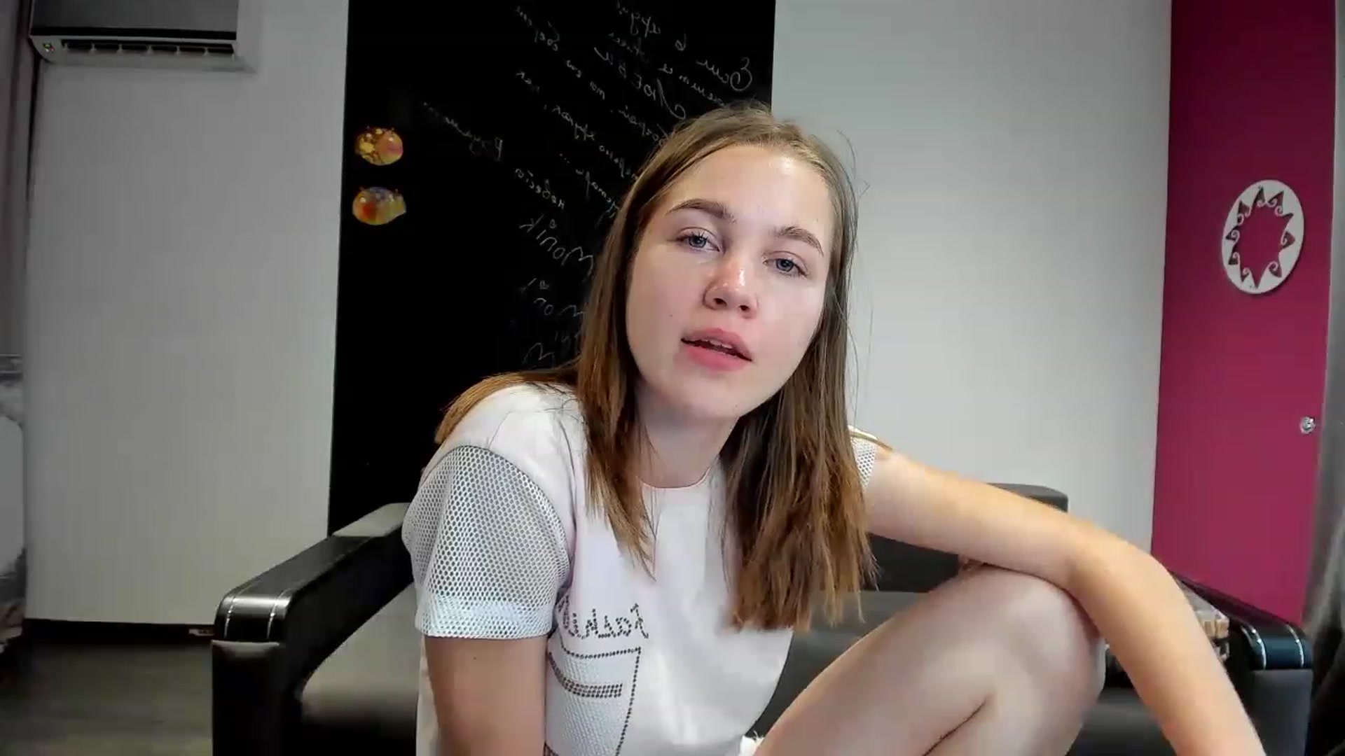 Gallery image thumbnail from KateGordon's myfreecams stream on, 08/03/2023, 11:02 image 16 of 20