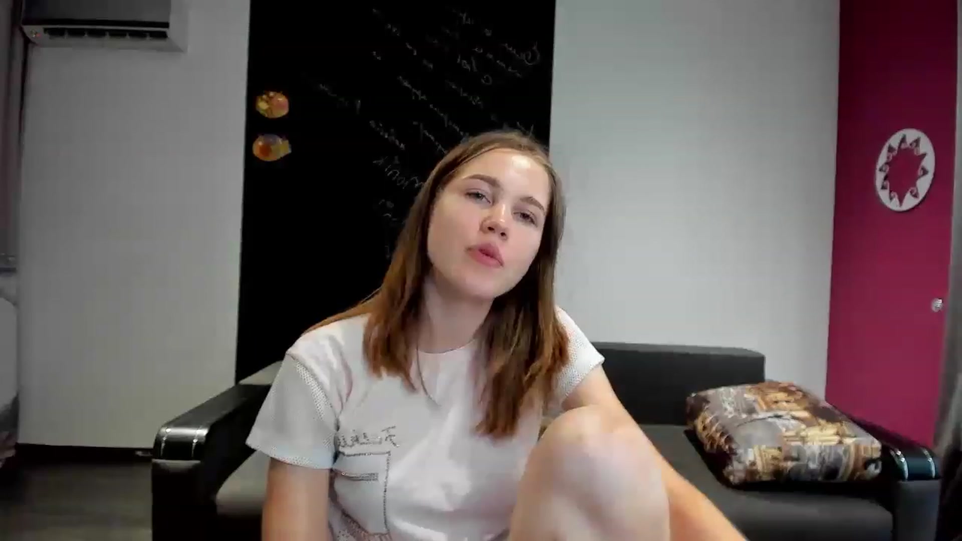 Gallery image thumbnail from KateGordon's myfreecams stream on, 08/03/2023, 11:02 image 17 of 20