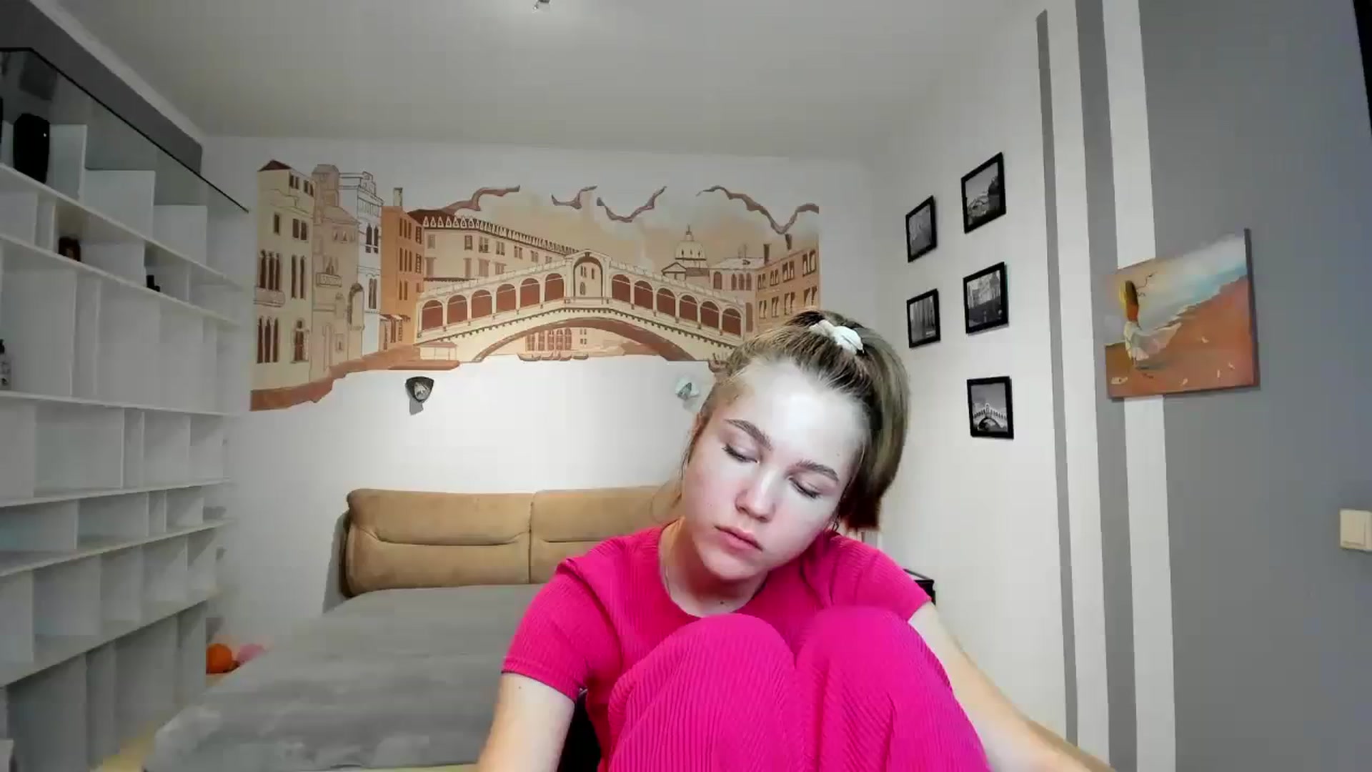 Gallery image thumbnail from KateGordon's myfreecams stream on, 08/30/2023, 07:49 image 9 of 20