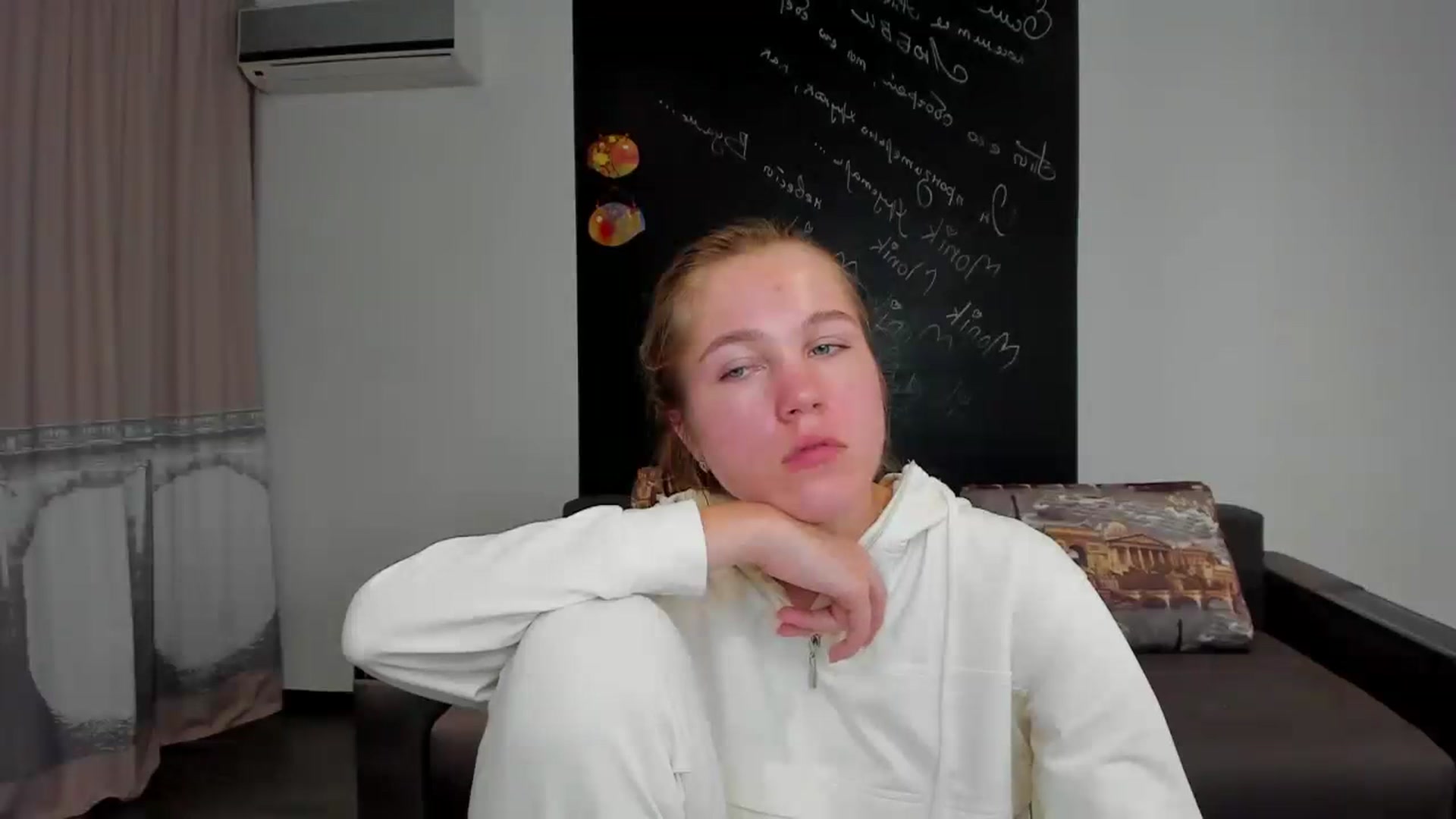 Gallery image thumbnail from KateGordon's myfreecams stream on, 09/08/2023, 09:29 image 9 of 20