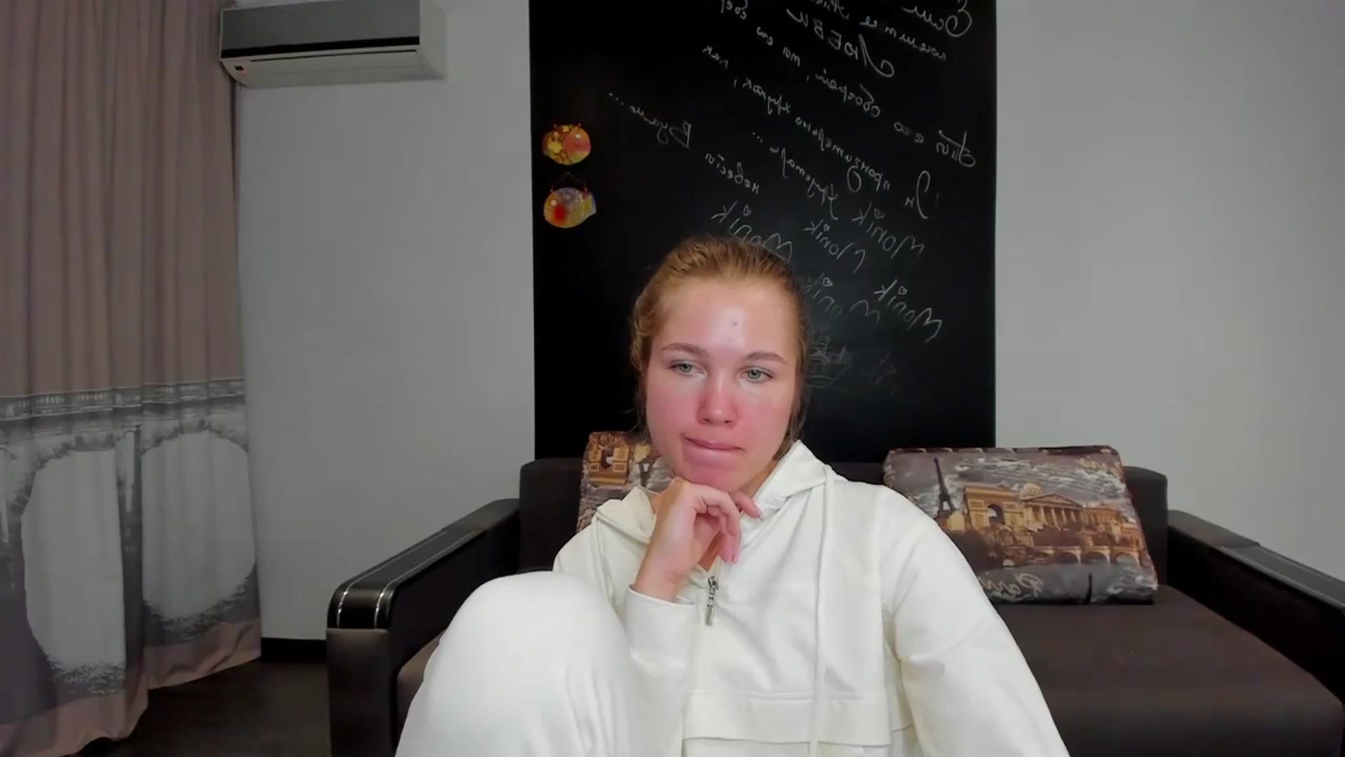 Gallery image thumbnail from KateGordon's myfreecams stream on, 09/08/2023, 09:29 image 16 of 20