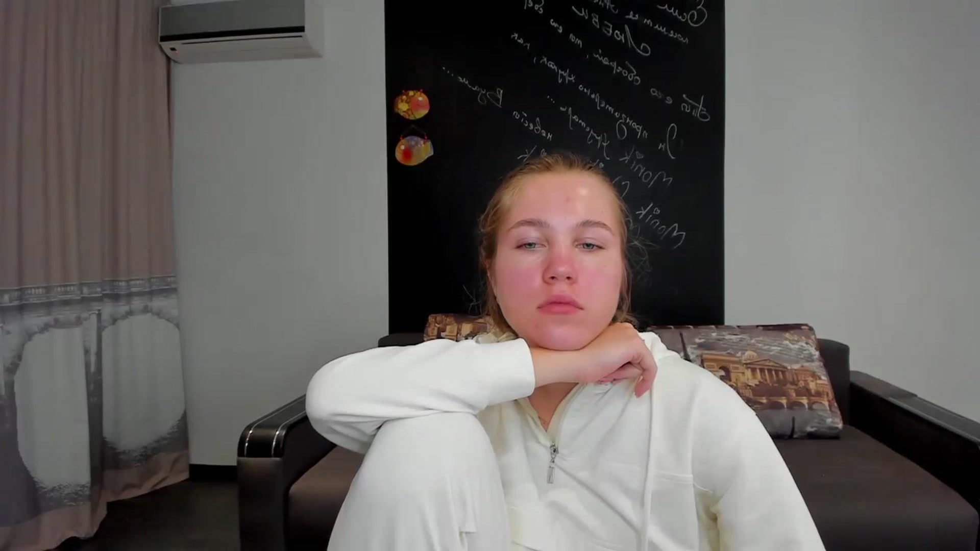Gallery image thumbnail from KateGordon's myfreecams stream on, 09/08/2023, 09:29 image 4 of 20