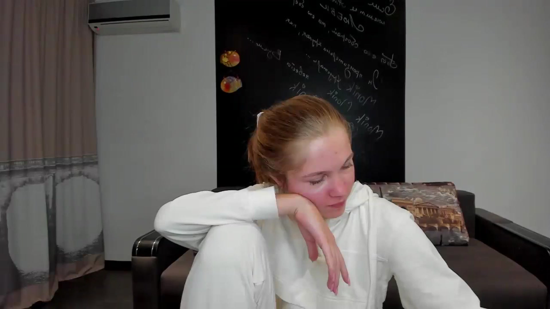 Gallery image thumbnail from KateGordon's myfreecams stream on, 09/08/2023, 10:41 image 20 of 20