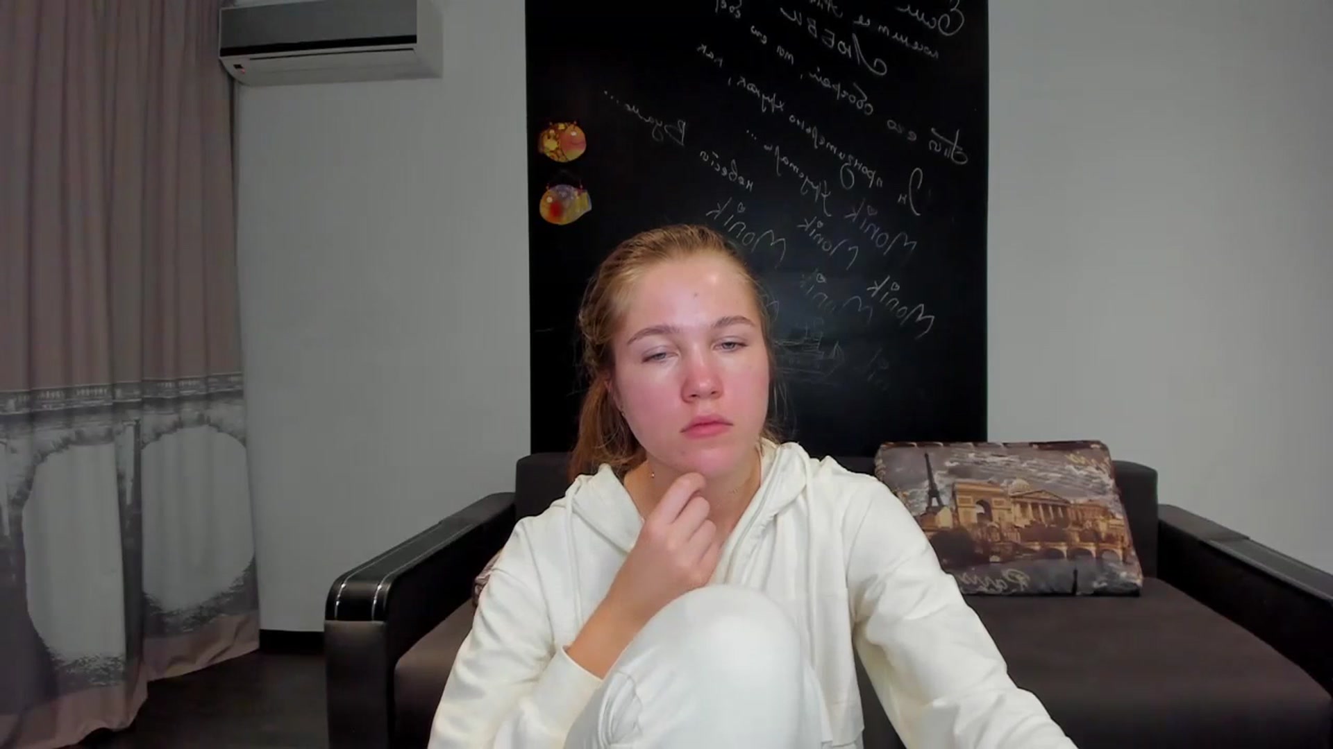 Gallery image thumbnail from KateGordon's myfreecams stream on, 09/08/2023, 10:41 image 4 of 20