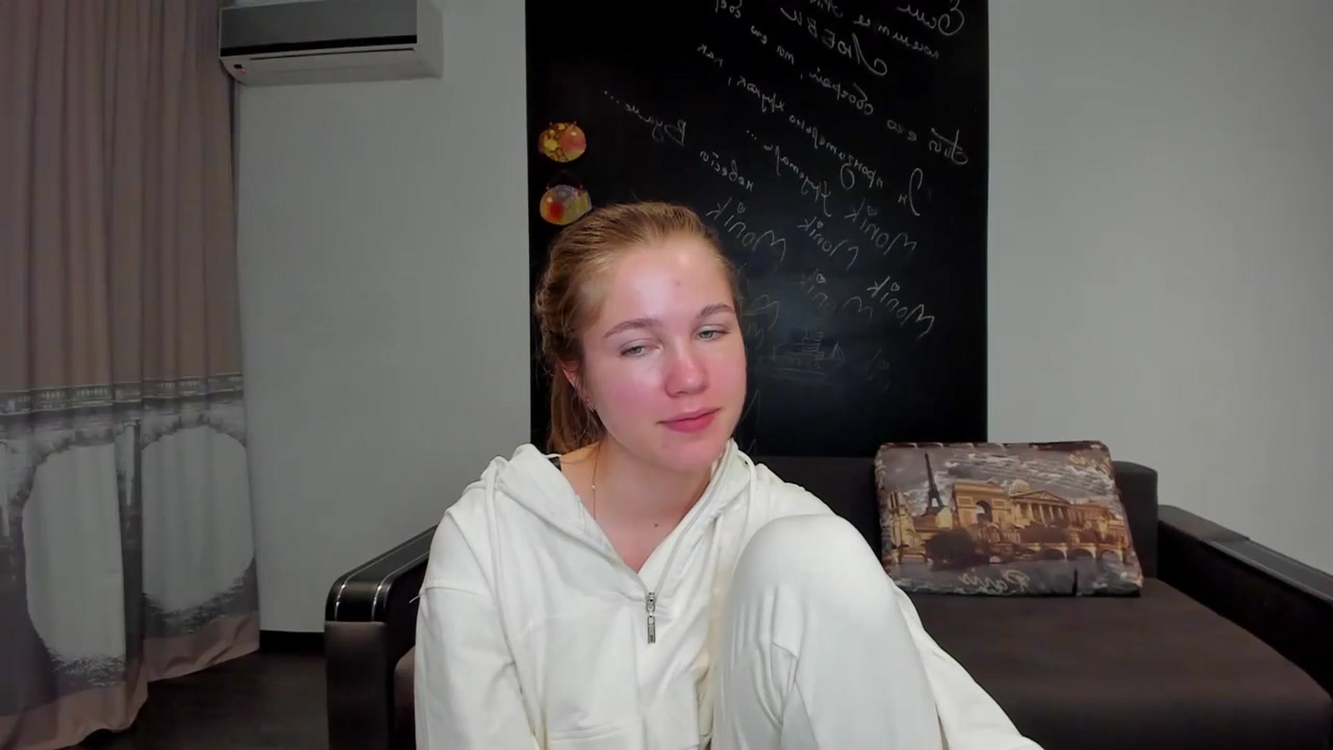 Gallery image thumbnail from KateGordon's myfreecams stream on, 09/08/2023, 10:41 image 11 of 20
