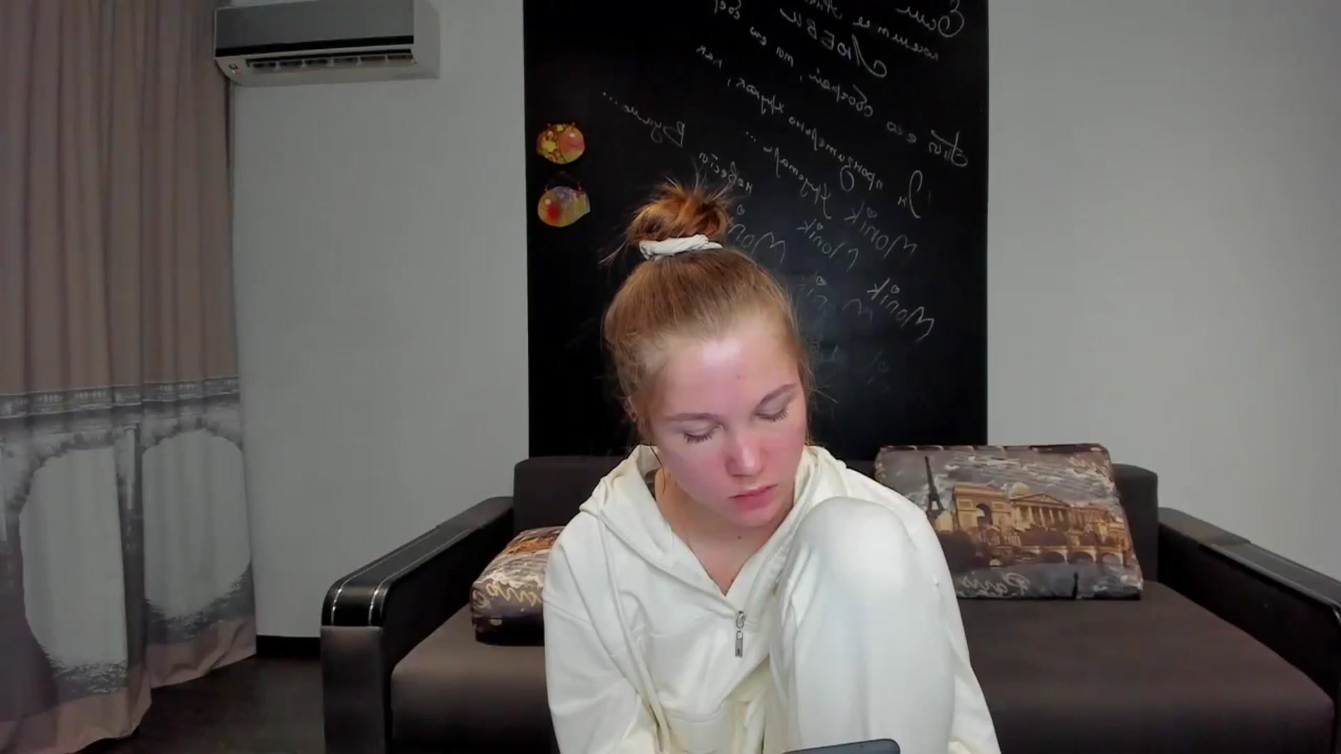 Gallery image thumbnail from KateGordon's myfreecams stream on, 09/08/2023, 12:49 image 8 of 20