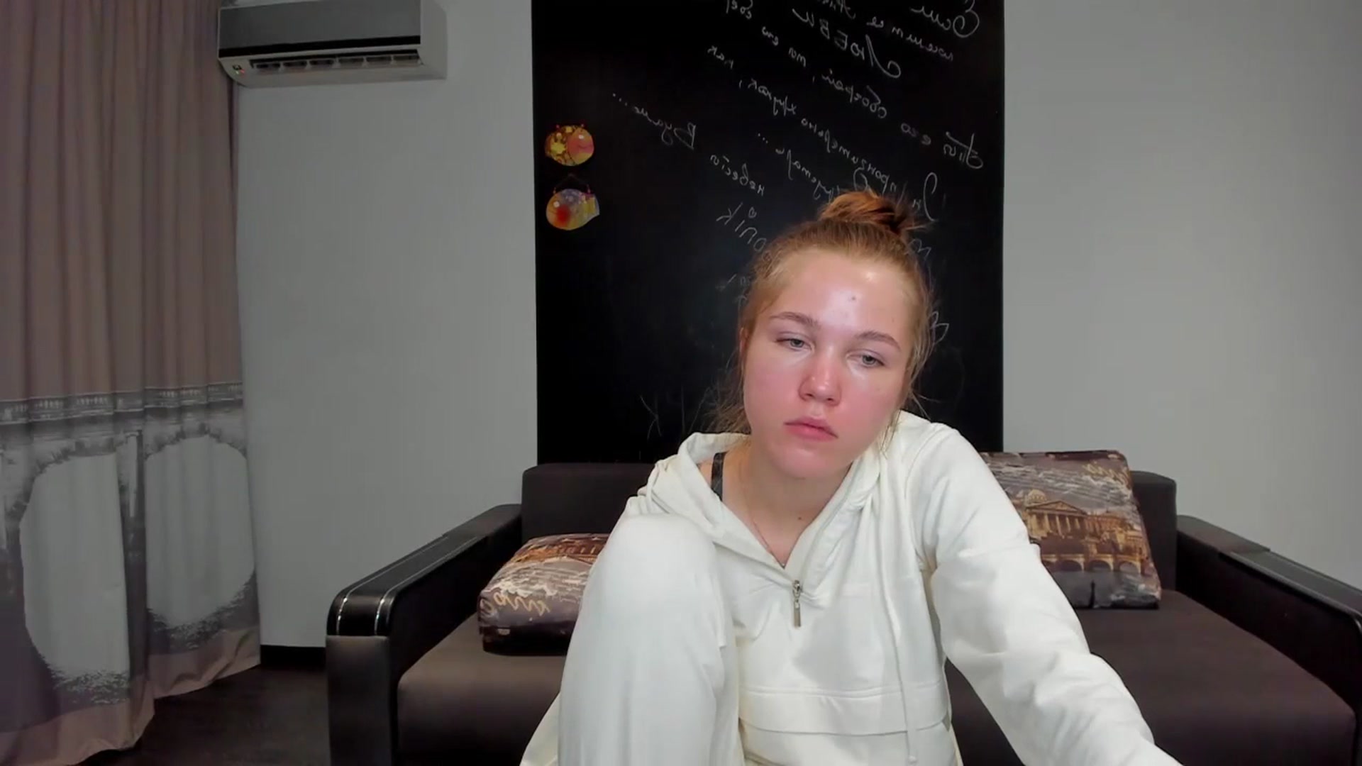 Gallery image thumbnail from KateGordon's myfreecams stream on, 09/08/2023, 12:49 image 4 of 20