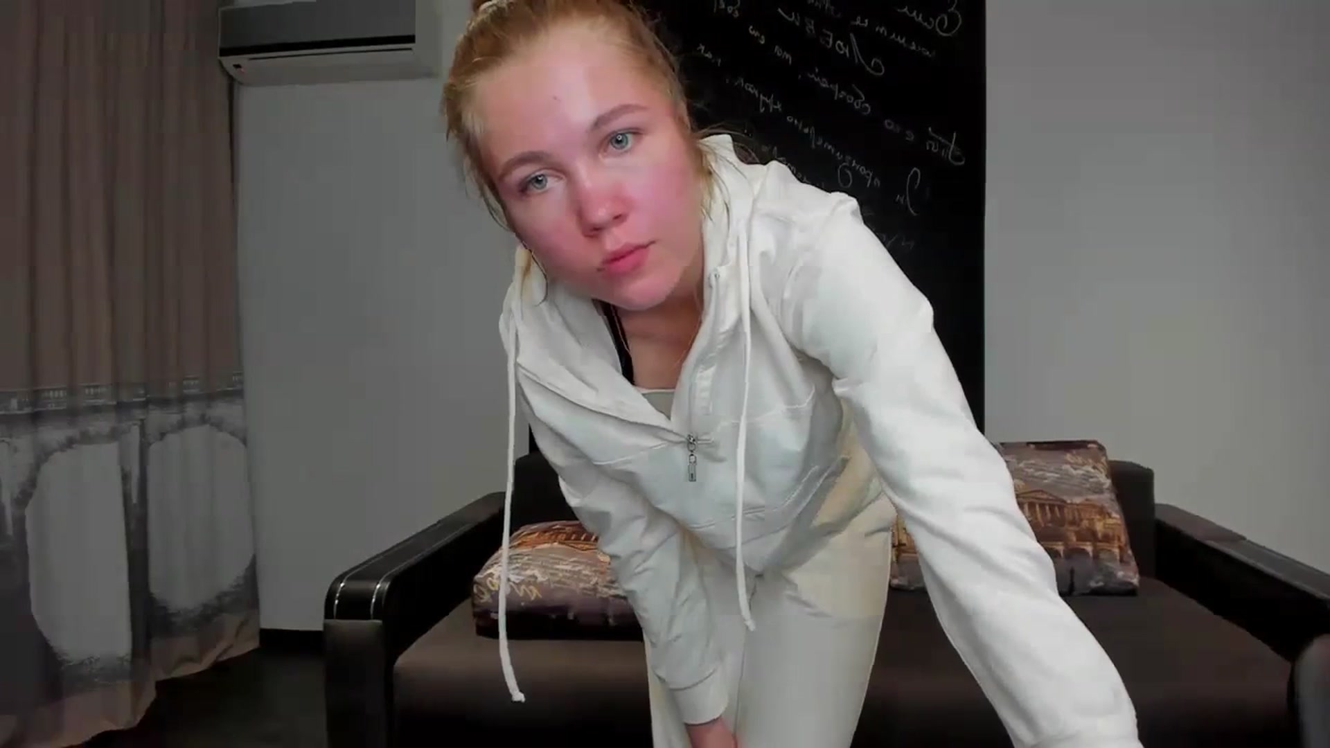 Gallery image thumbnail from KateGordon's myfreecams stream on, 09/08/2023, 13:59 image 18 of 20