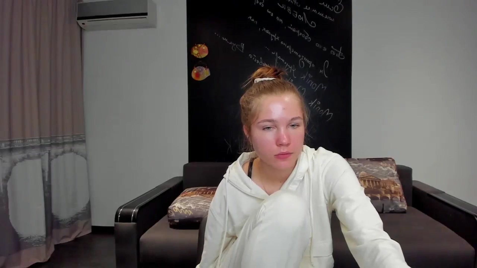 Gallery image thumbnail from KateGordon's myfreecams stream on, 09/08/2023, 13:59 image 3 of 20