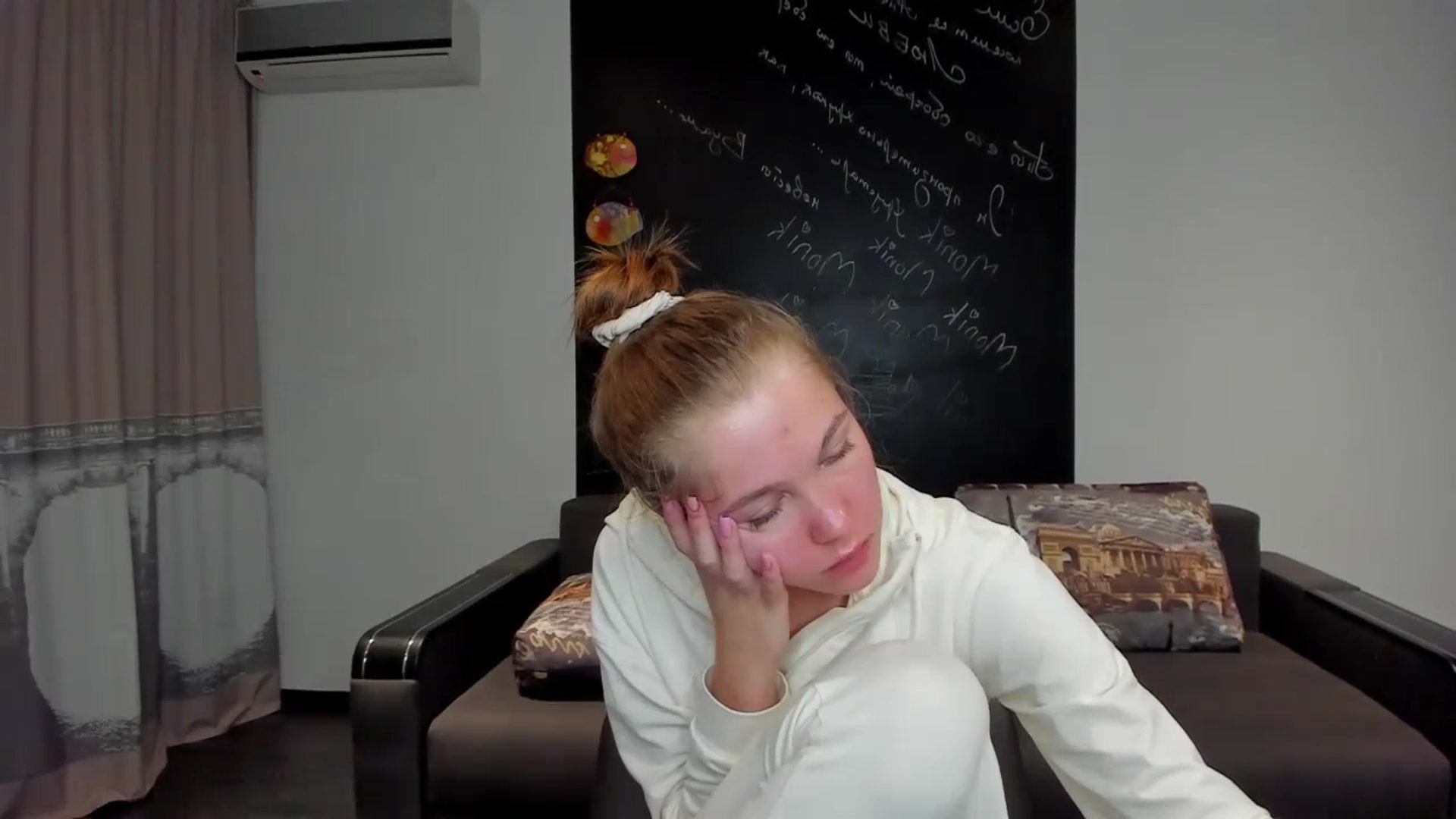 Gallery image thumbnail from KateGordon's myfreecams stream on, 09/08/2023, 13:59 image 12 of 20