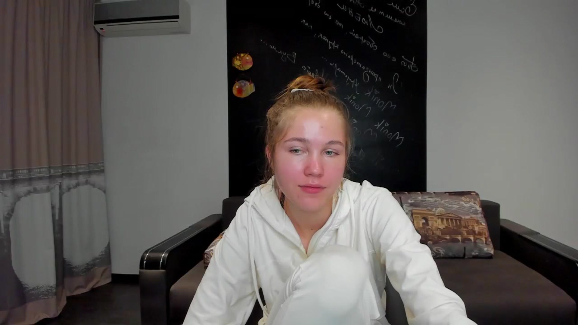 Gallery image thumbnail from KateGordon's myfreecams stream on, 09/08/2023, 13:59 image 11 of 20