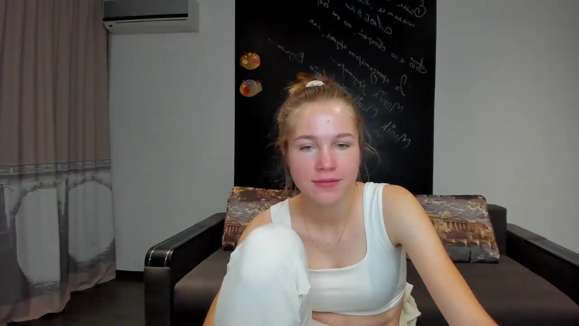 Gallery image thumbnail from KateGordon's myfreecams stream on, 09/08/2023, 16:42 image 18 of 20