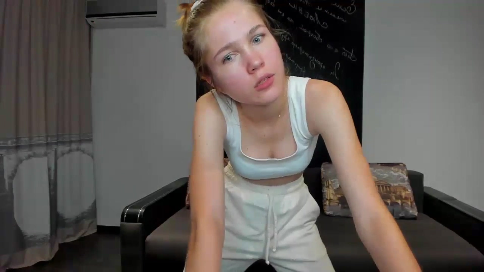Gallery image thumbnail from KateGordon's myfreecams stream on, 09/08/2023, 16:42 image 10 of 20