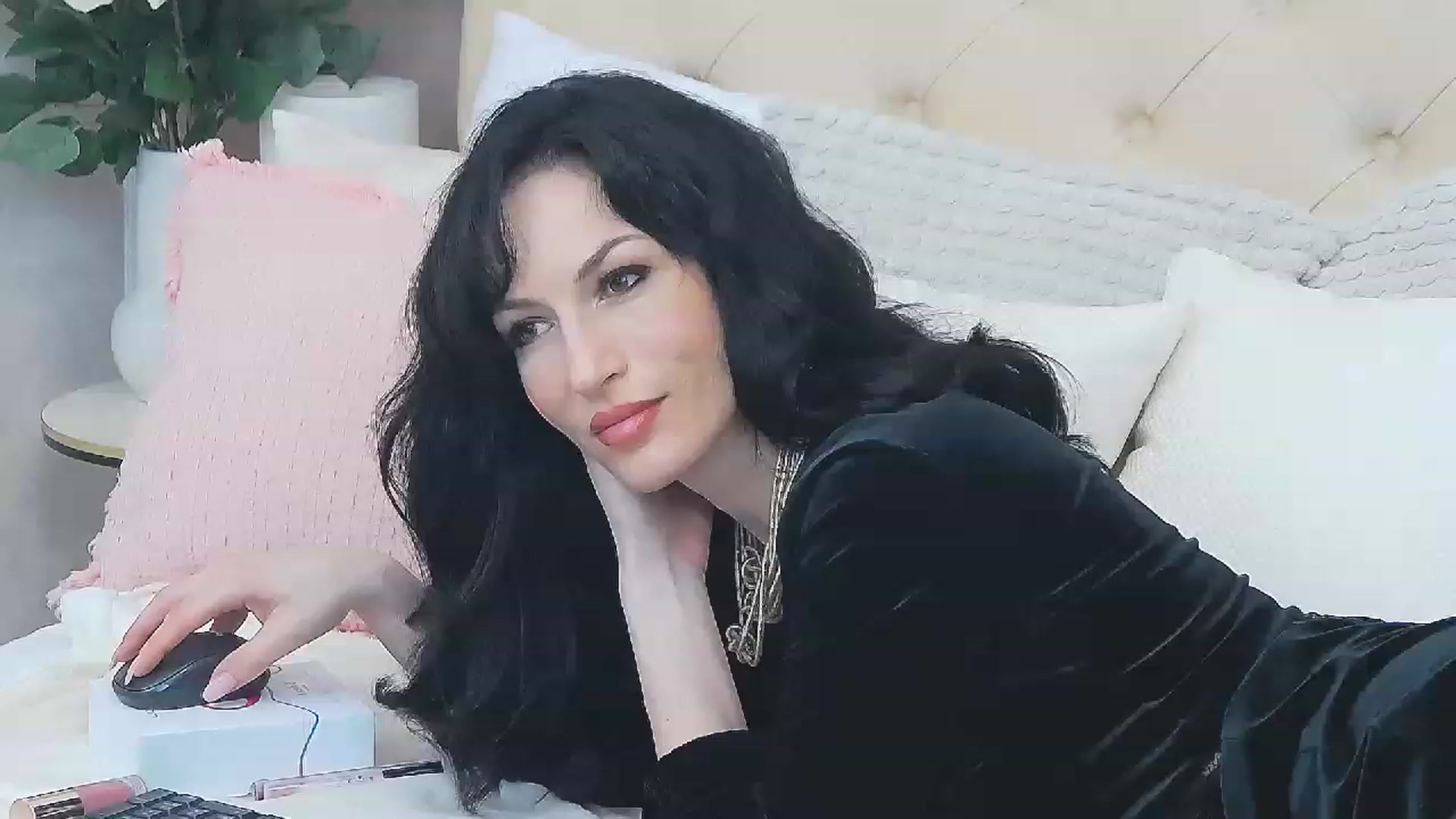 Gallery image thumbnail from KateJannet's myfreecams stream on, 03/23/2023, 16:47 image 5 of 20
