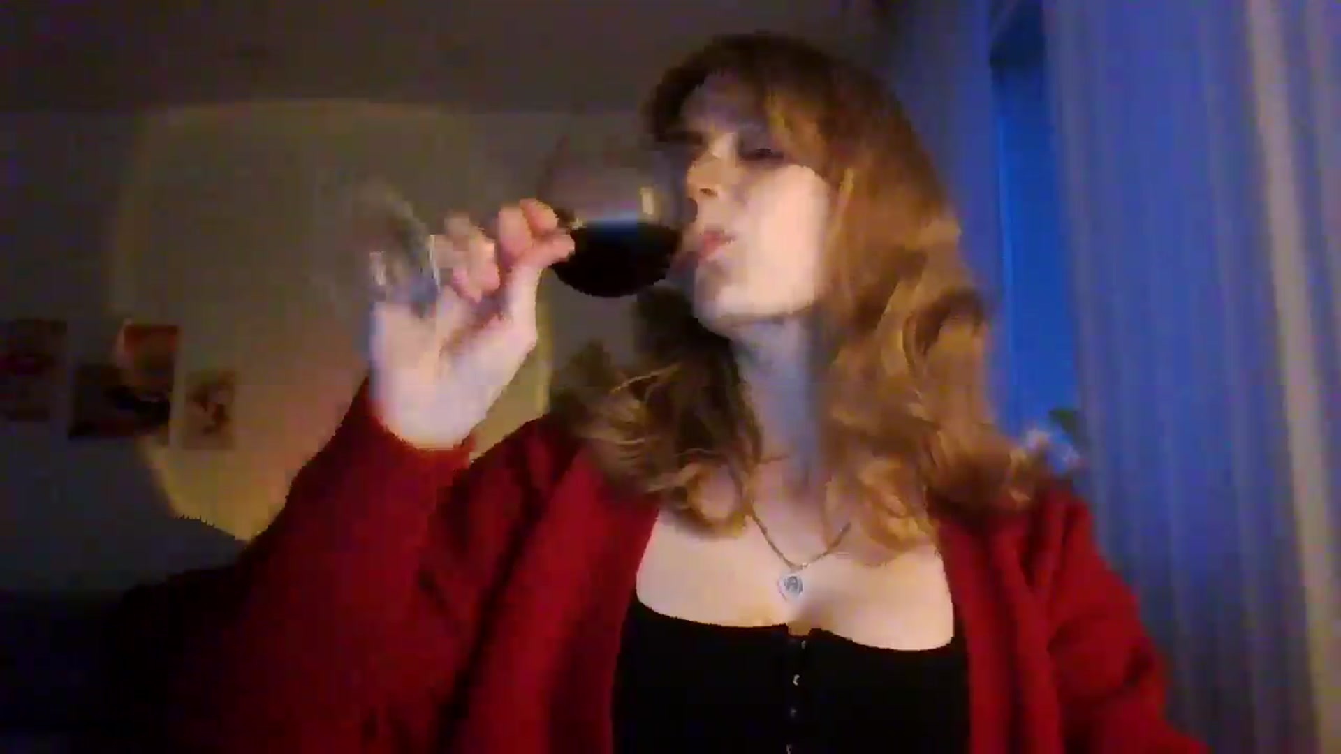 Gallery image thumbnail from KateLin's myfreecams stream on, 04/10/2026, 17:08 image 15 of 20