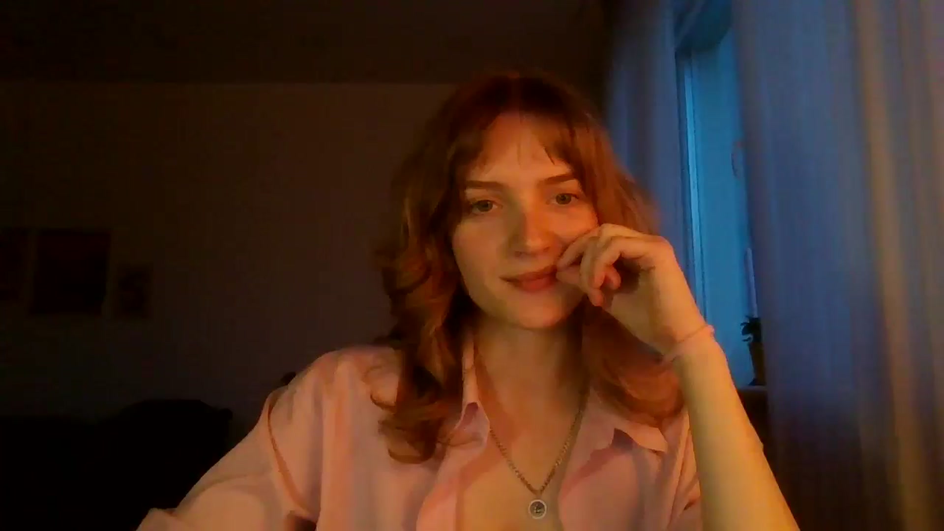 Gallery image thumbnail from KateLin's myfreecams stream on, 04/29/2026, 17:25 image 17 of 20