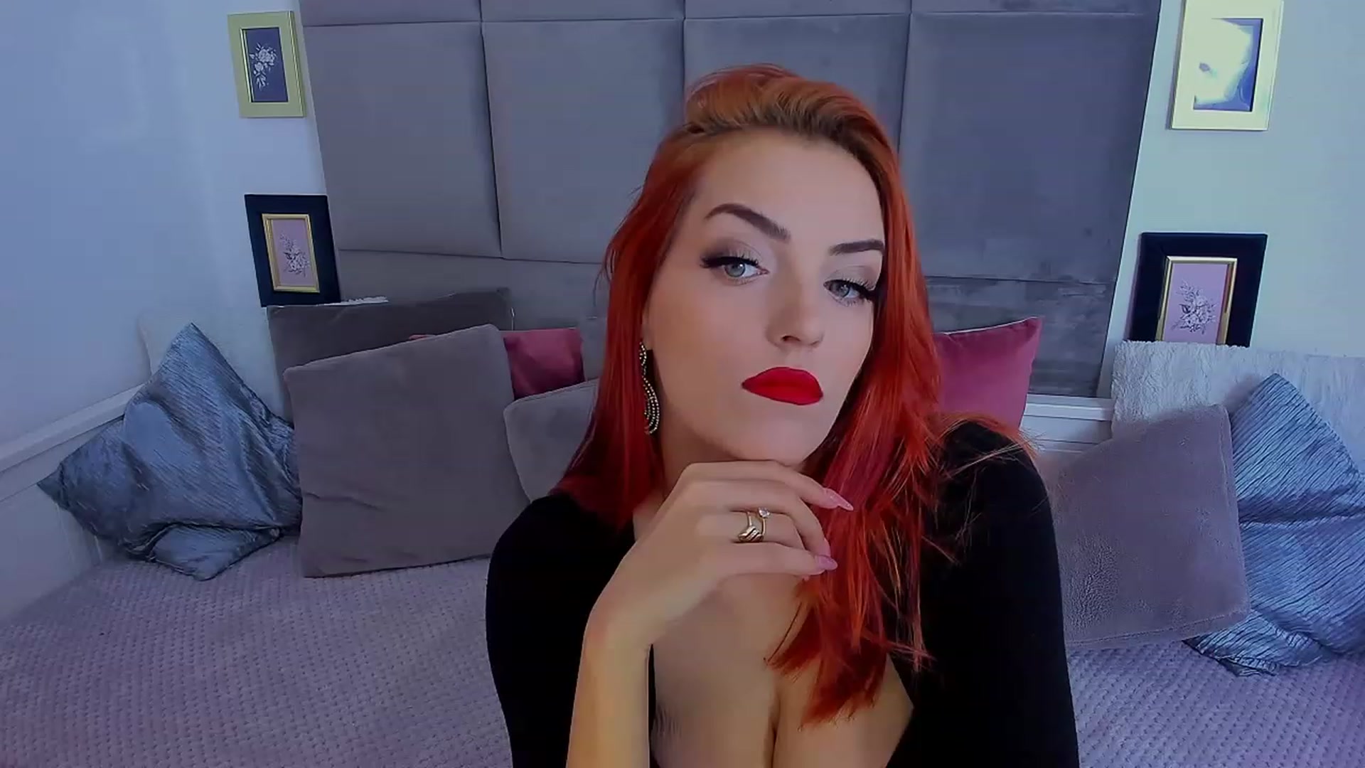 Gallery image thumbnail from KateLuna's myfreecams stream on, 12/05/2022, 10:54 image 3 of 20