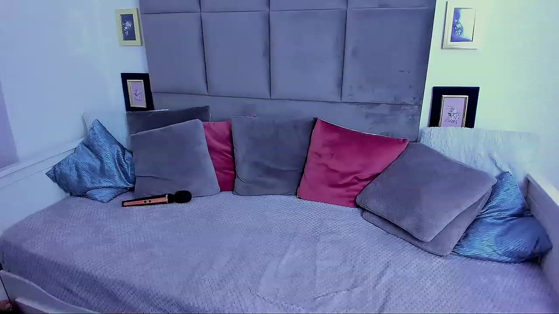 Gallery image thumbnail from KateLuna's myfreecams stream on, 12/10/2022, 16:34 image 12 of 20