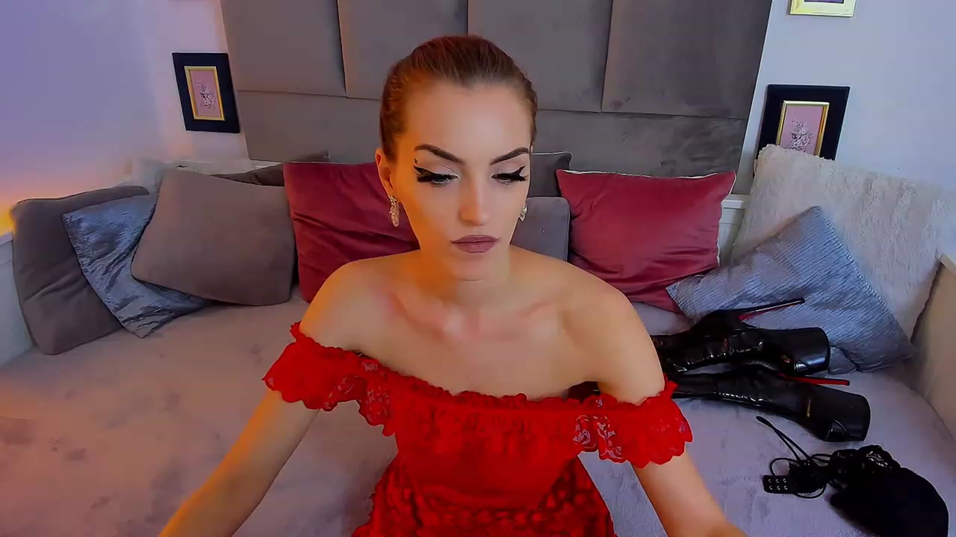 Gallery image thumbnail from KateLuna's myfreecams stream on, 01/09/2023, 11:51 image 11 of 20