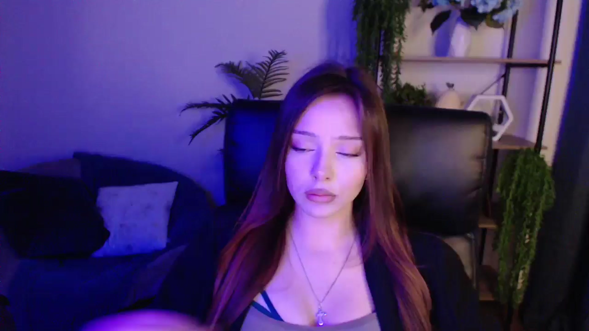 Gallery image thumbnail from KateManelli's myfreecams stream on, 01/17/2025, 14:51 image 1 of 20