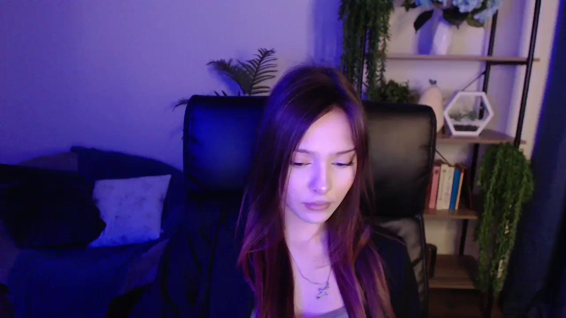Gallery image thumbnail from KateManelli's myfreecams stream on, 01/17/2025, 14:51 image 7 of 20
