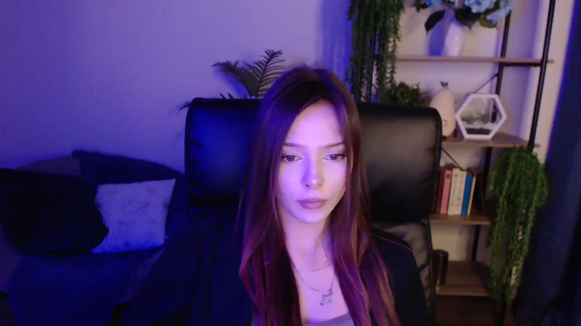 Gallery image thumbnail from KateManelli's myfreecams stream on, 01/17/2025, 14:51 image 8 of 20