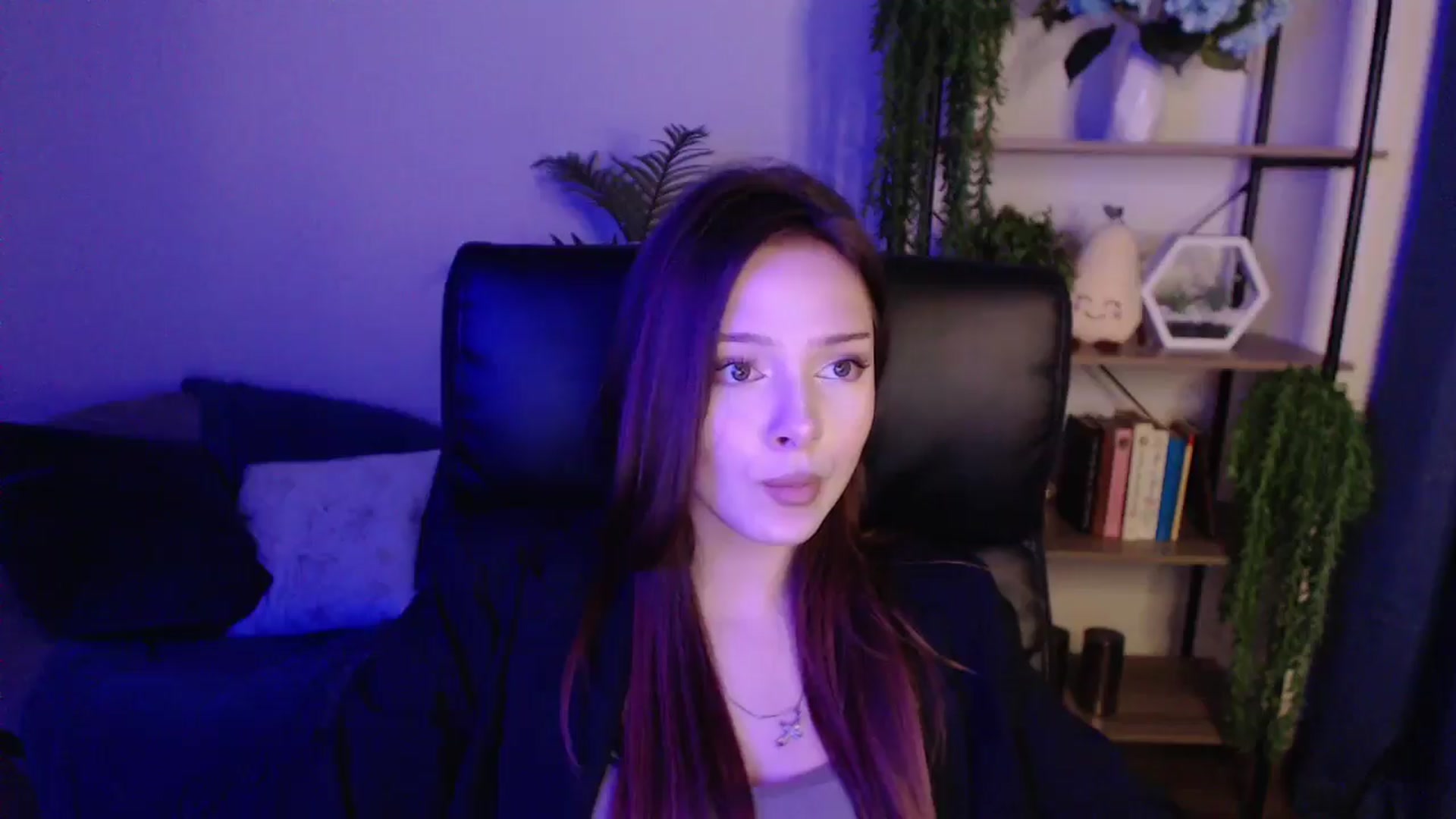 Gallery image thumbnail from KateManelli's myfreecams stream on, 01/17/2025, 14:51 image 11 of 20