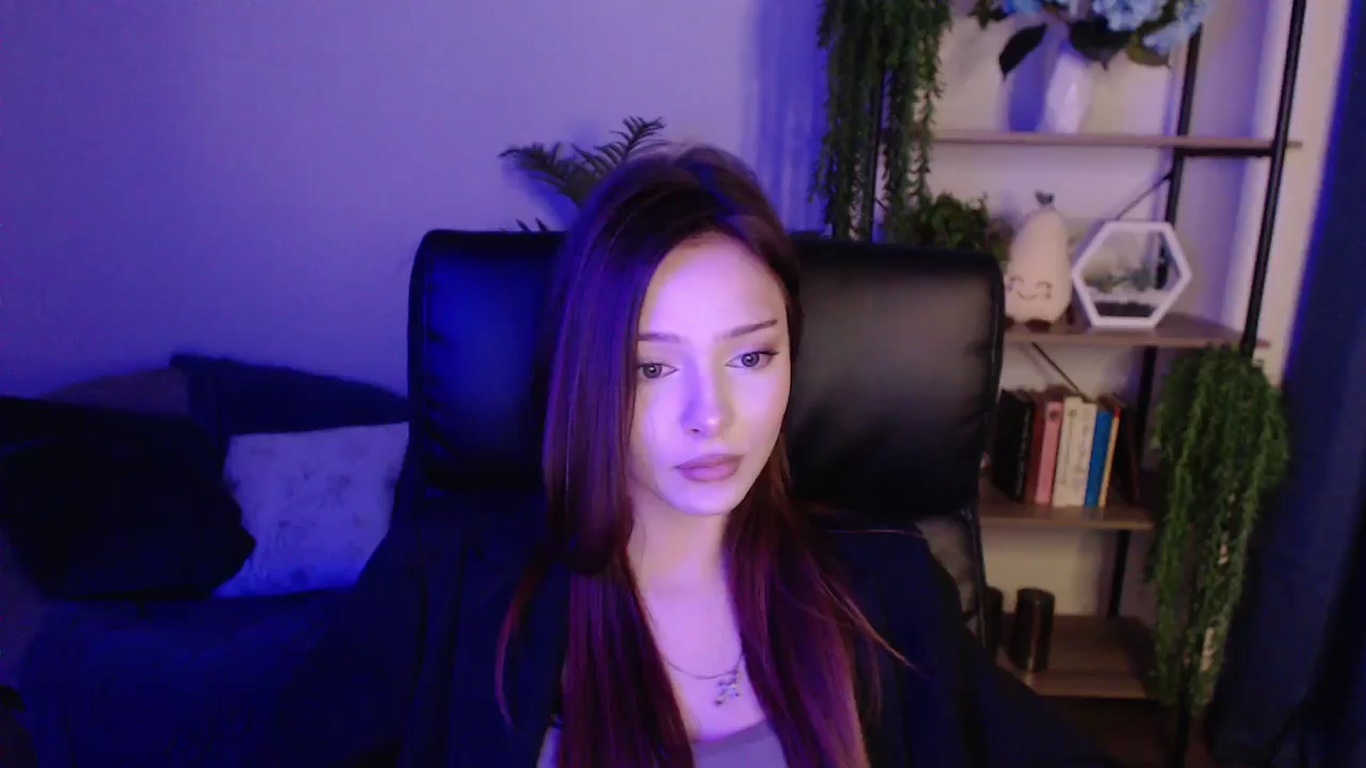 Gallery image thumbnail from KateManelli's myfreecams stream on, 01/17/2025, 14:51 image 12 of 20