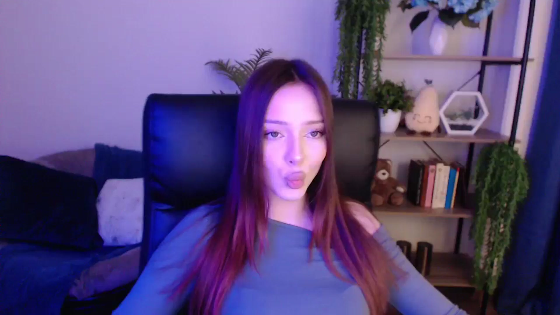 Gallery image thumbnail from KateManelli's myfreecams stream on, 01/18/2025, 10:05 image 19 of 20