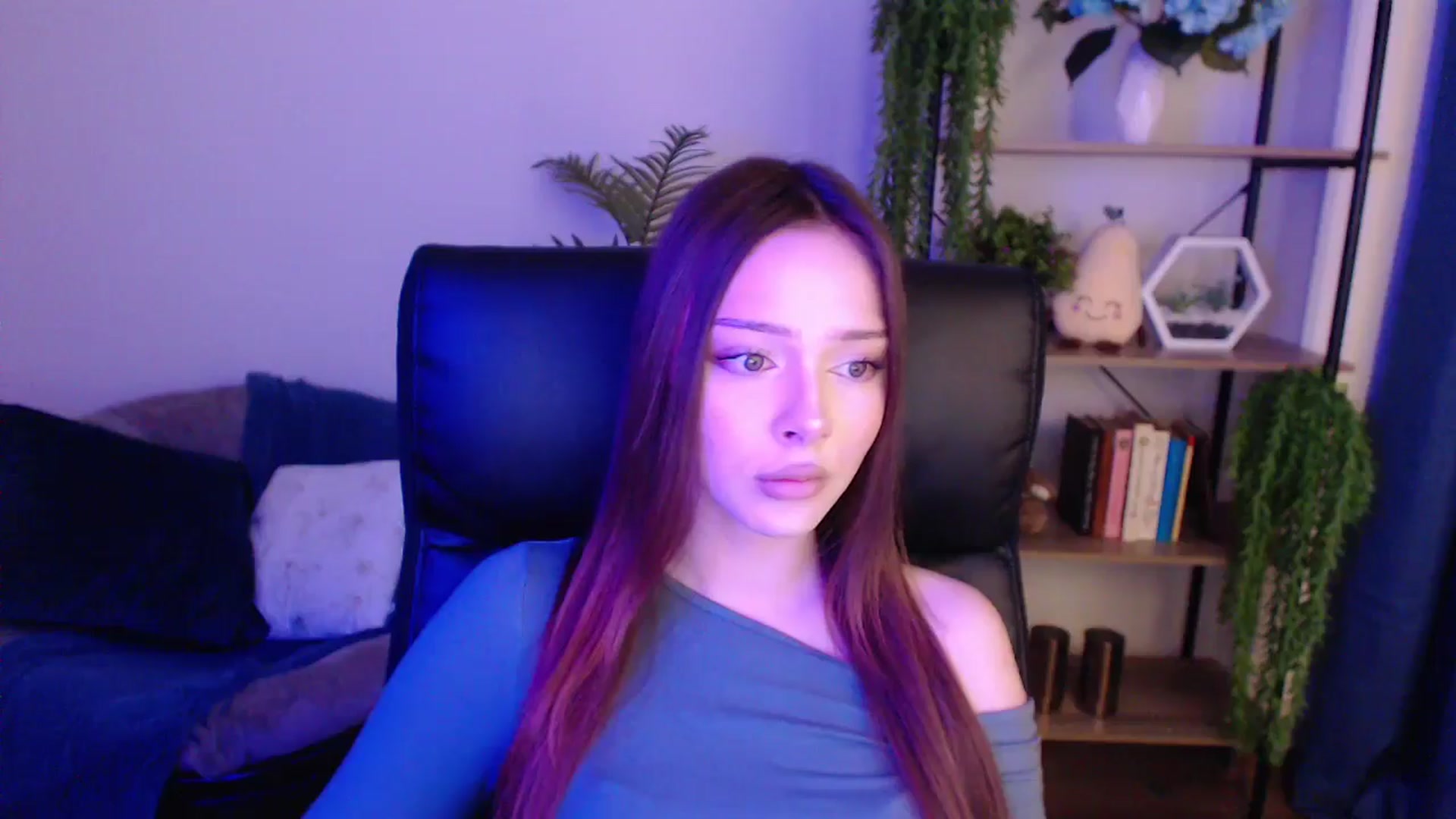 Gallery image thumbnail from KateManelli's myfreecams stream on, 01/18/2025, 10:05 image 16 of 20