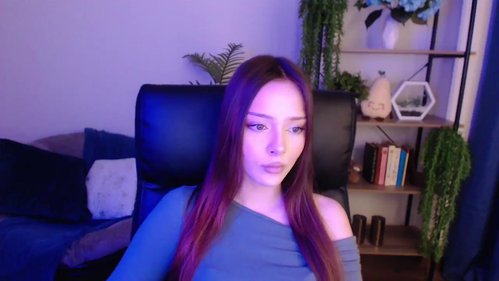 Gallery image thumbnail from KateManelli's myfreecams stream on, 01/18/2025, 10:05 image 17 of 20