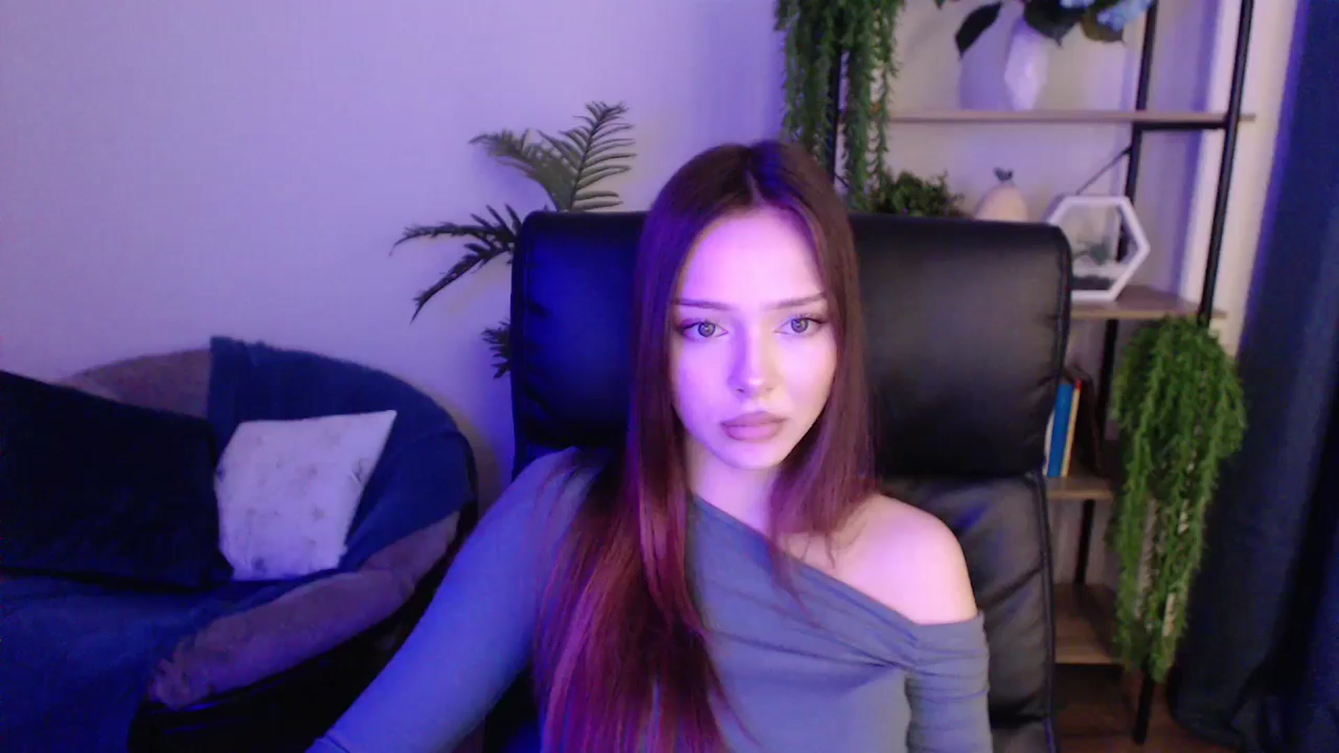 Gallery image thumbnail from KateManelli's myfreecams stream on, 01/18/2025, 13:18 image 6 of 20
