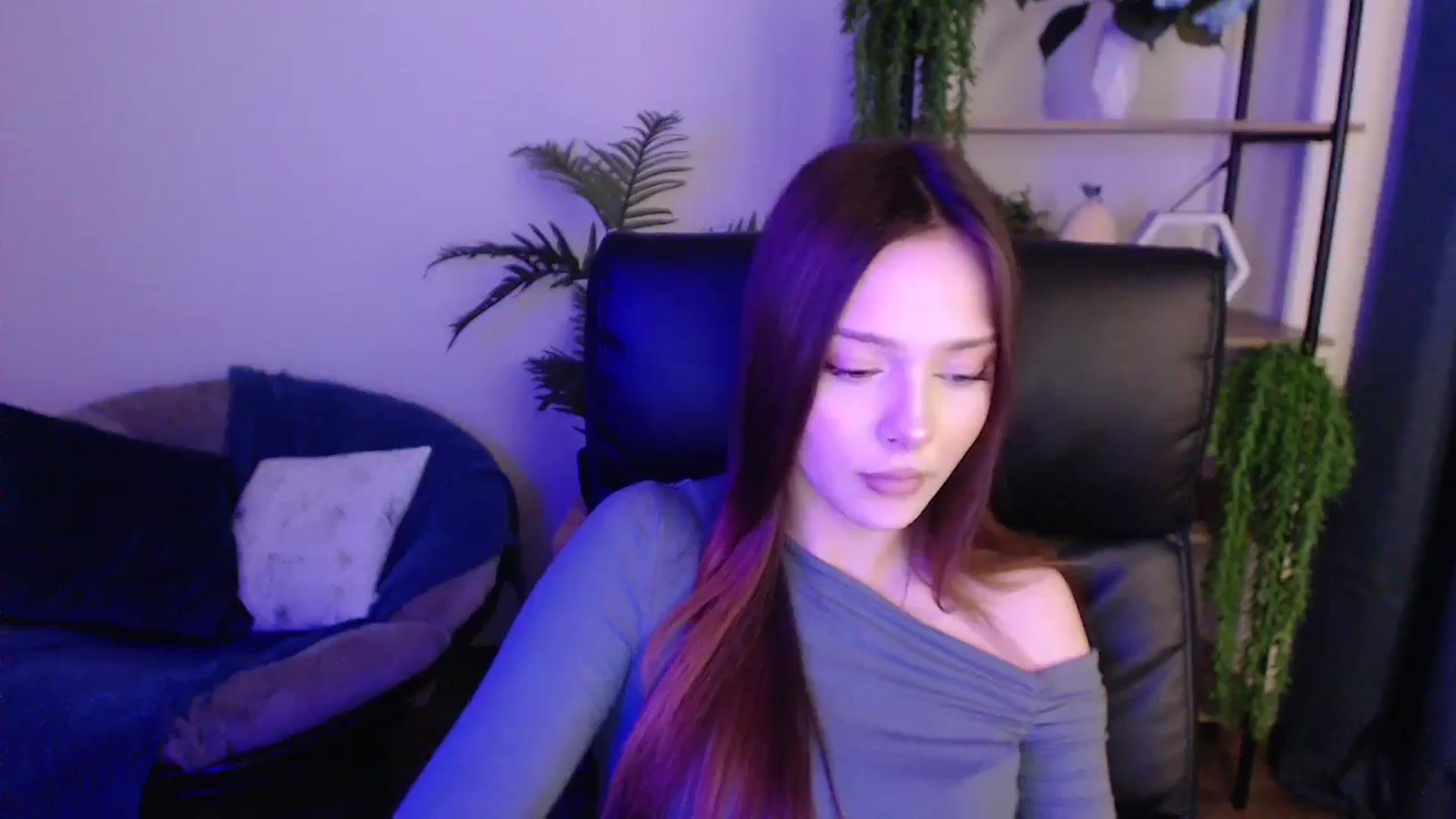 Gallery image thumbnail from KateManelli's myfreecams stream on, 01/18/2025, 13:18 image 12 of 20