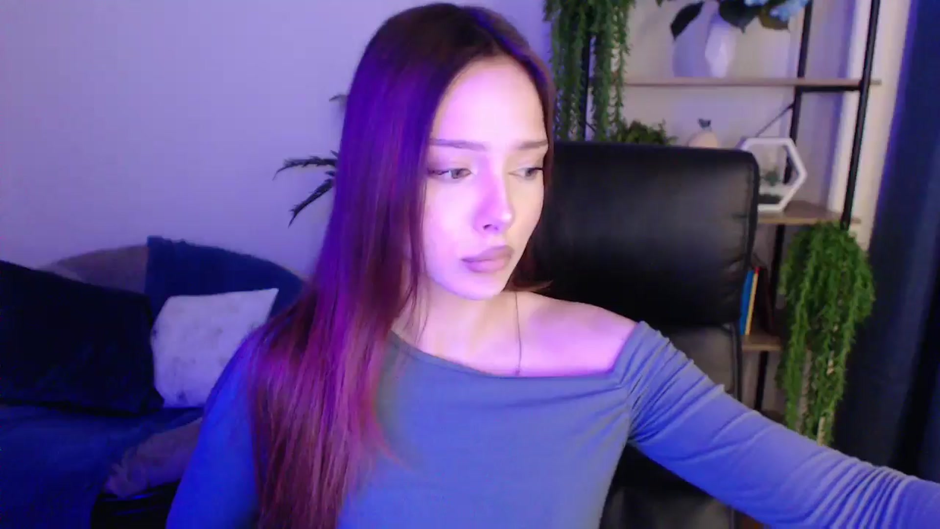 Gallery image thumbnail from KateManelli's myfreecams stream on, 01/18/2025, 13:18 image 3 of 20