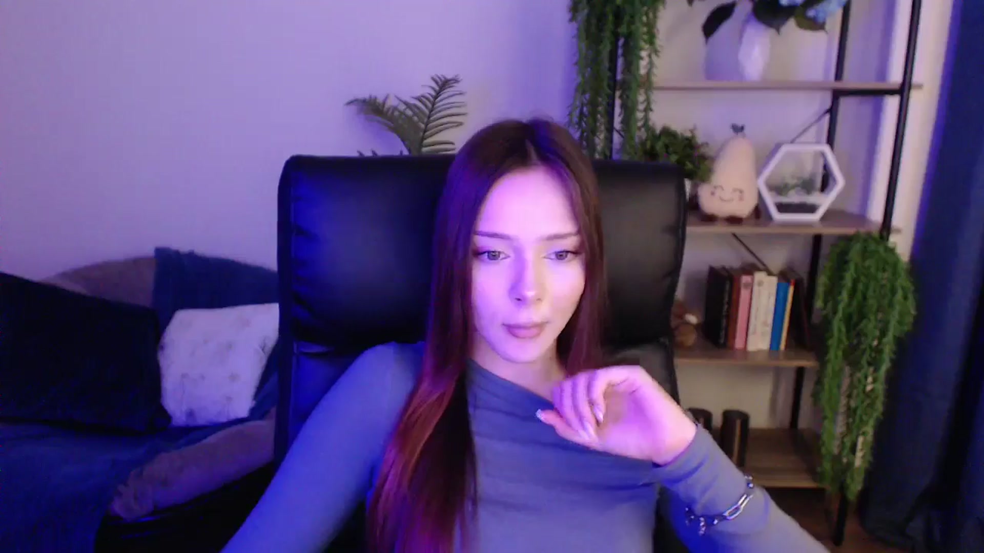 Gallery image thumbnail from KateManelli's myfreecams stream on, 01/18/2025, 13:18 image 17 of 20