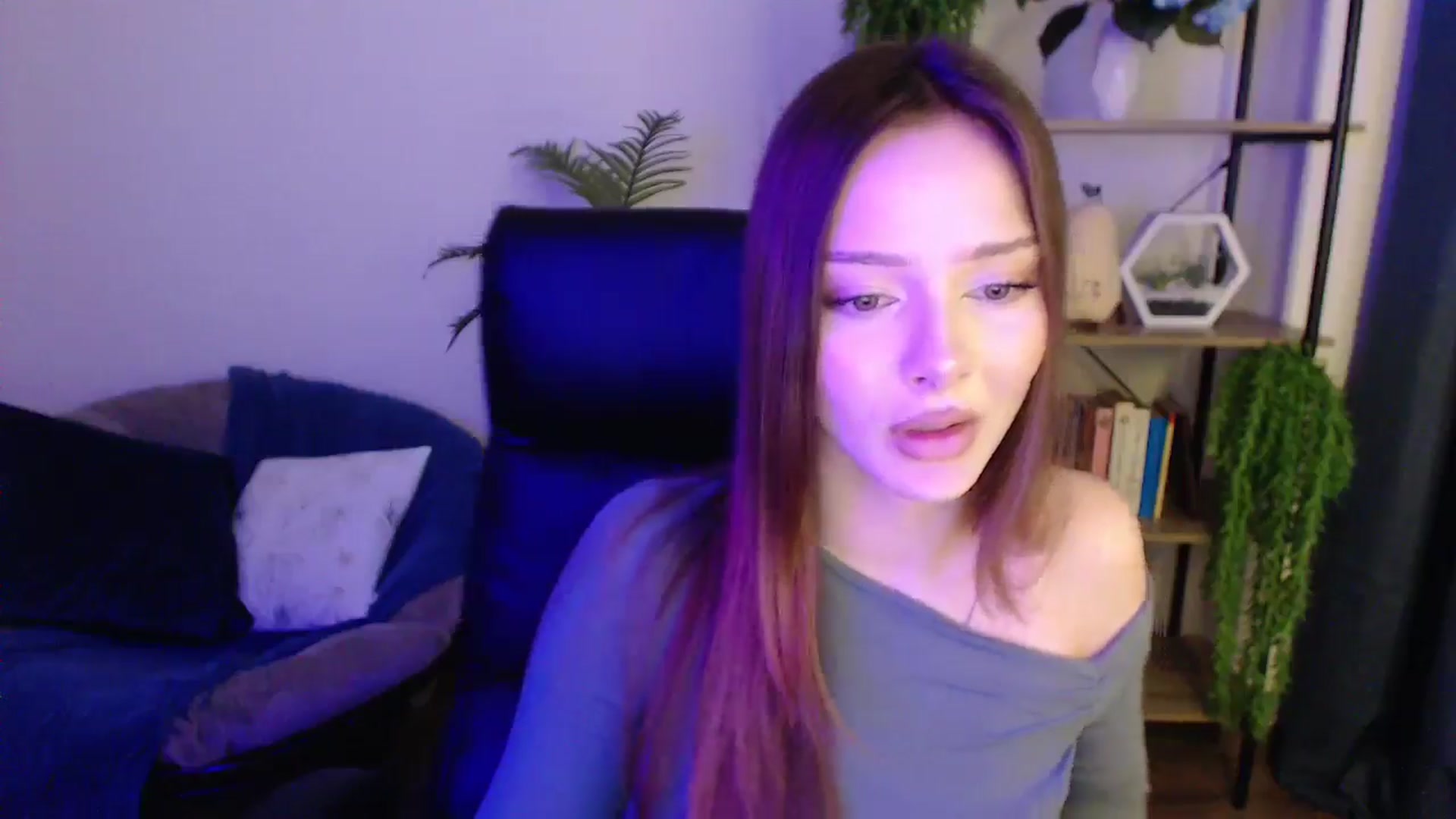 Gallery image thumbnail from KateManelli's myfreecams stream on, 01/18/2025, 13:18 image 5 of 20