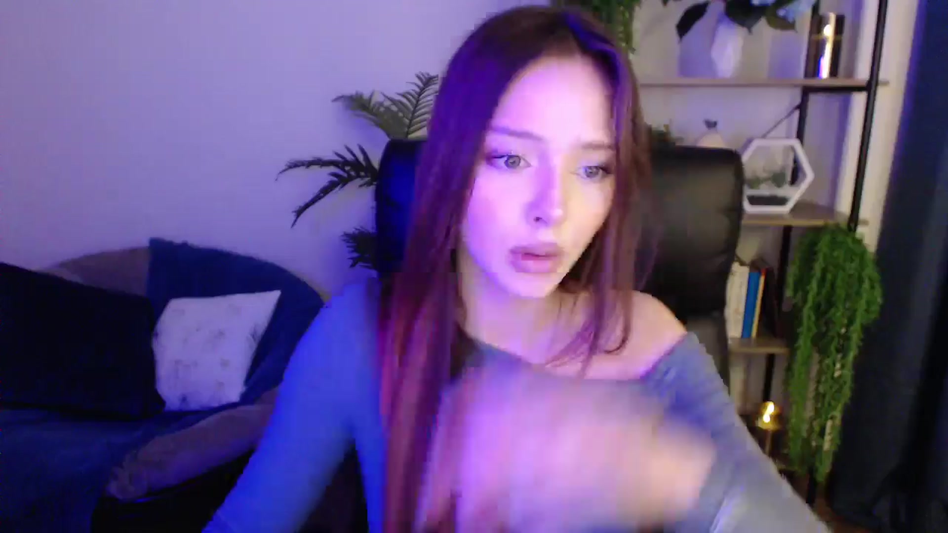 Gallery image thumbnail from KateManelli's myfreecams stream on, 01/18/2025, 14:00 image 15 of 20