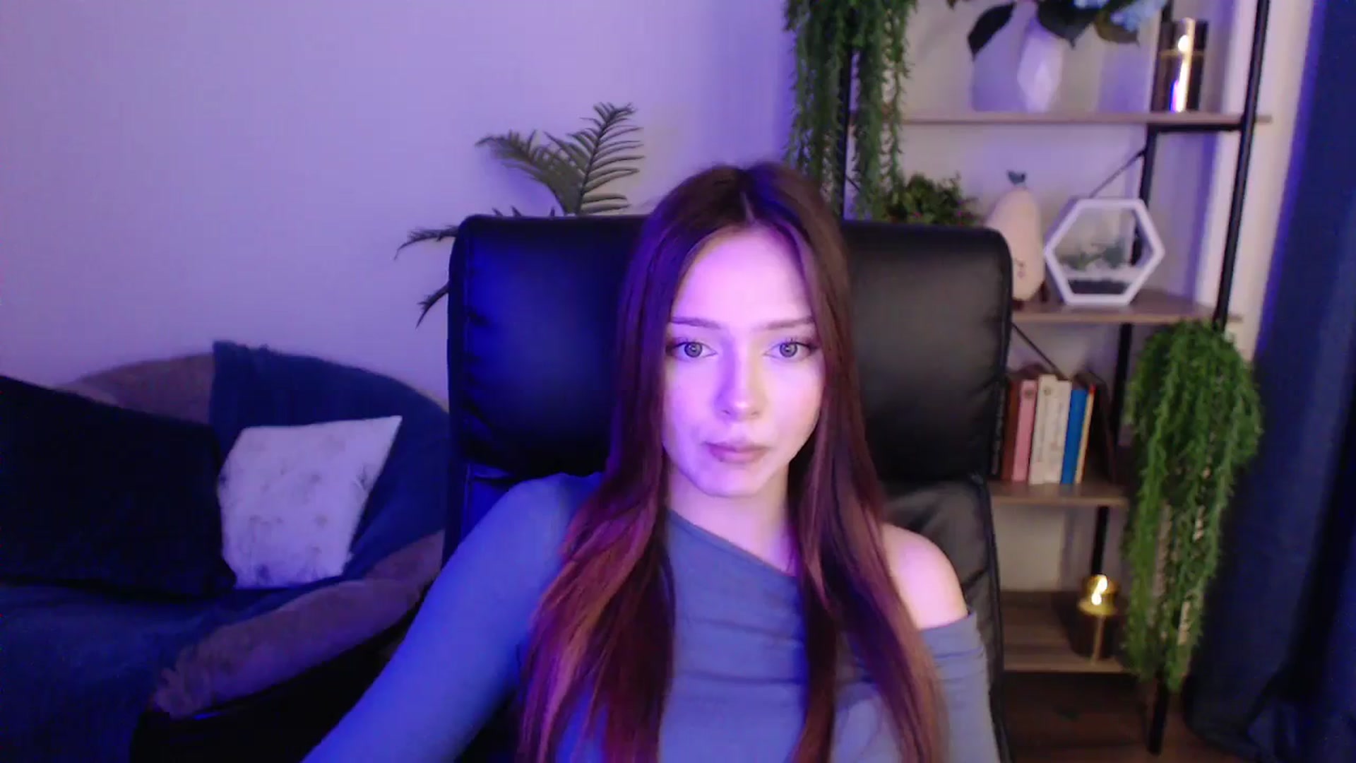 Gallery image thumbnail from KateManelli's myfreecams stream on, 01/18/2025, 14:00 image 3 of 20