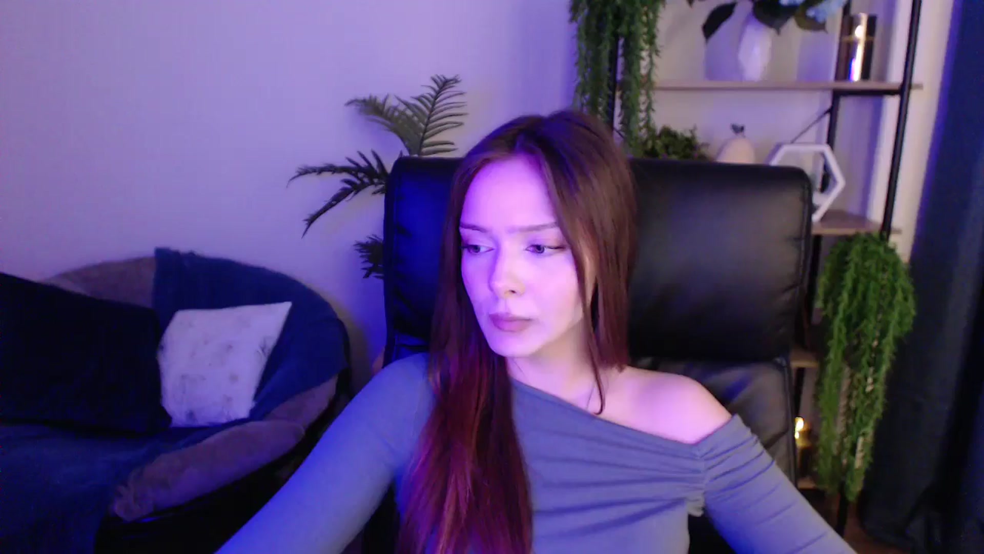 Gallery image thumbnail from KateManelli's myfreecams stream on, 01/18/2025, 14:00 image 11 of 20