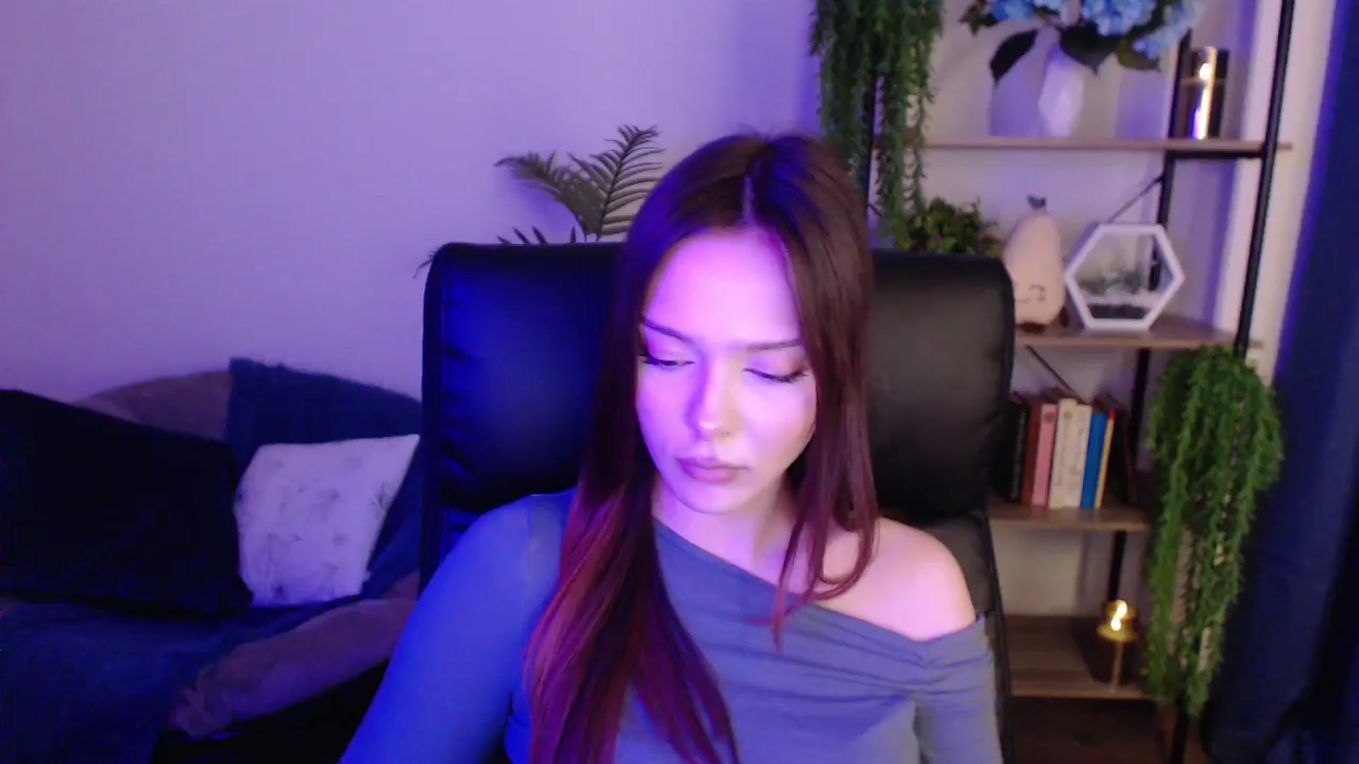 Gallery image thumbnail from KateManelli's myfreecams stream on, 01/18/2025, 14:28 image 9 of 20